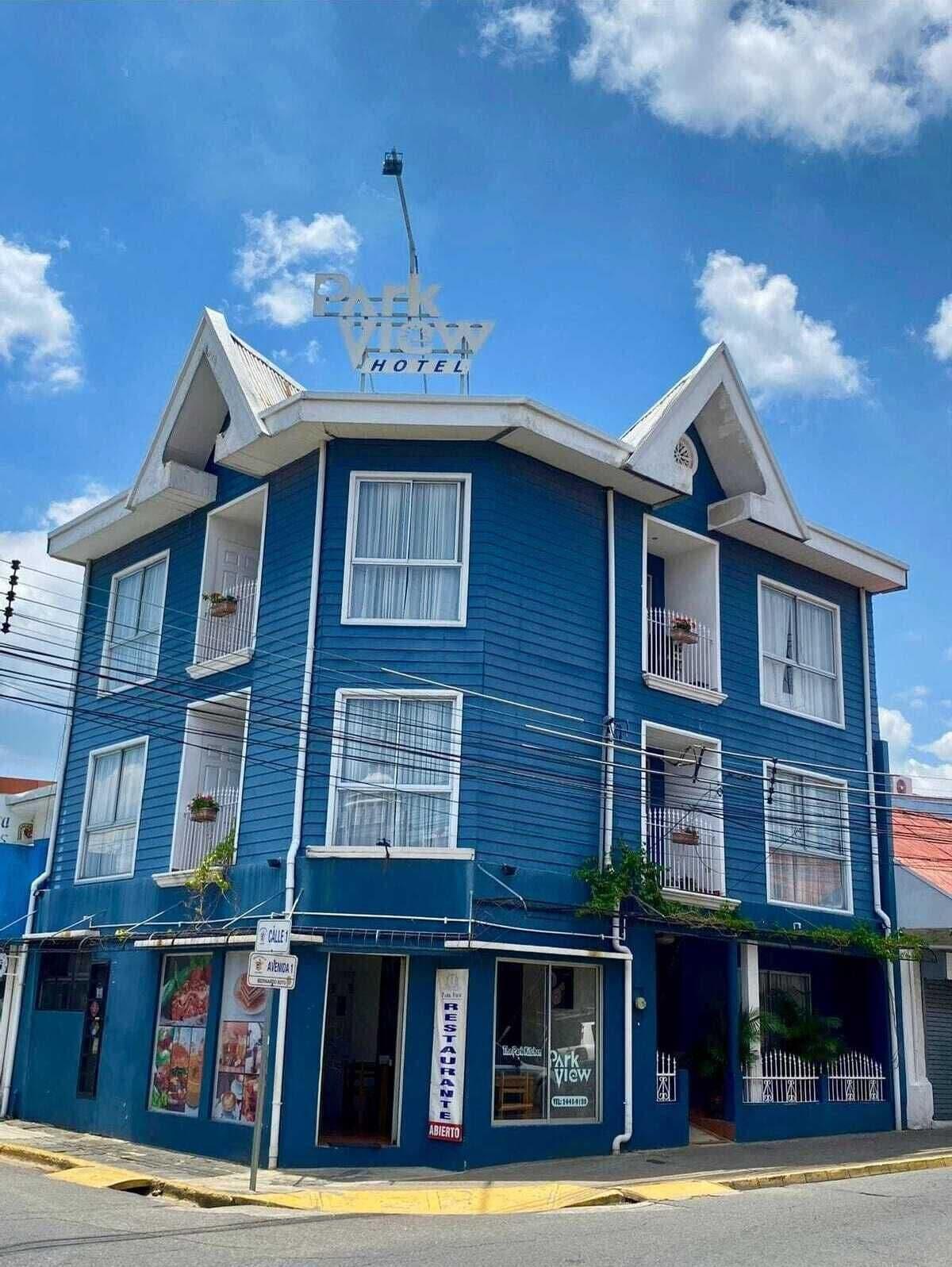 Varios Park View Hotel y Restaurante