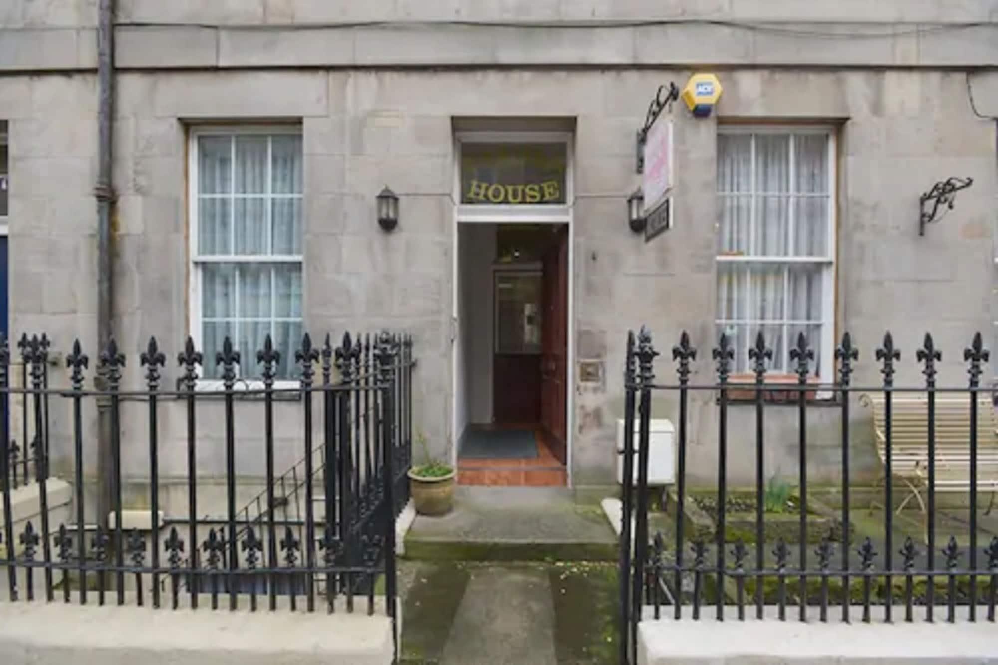 Varios Sakura Edinburgh Guest House