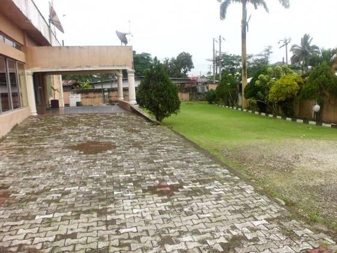 Vista Exterior Calabar Grand Hotel
