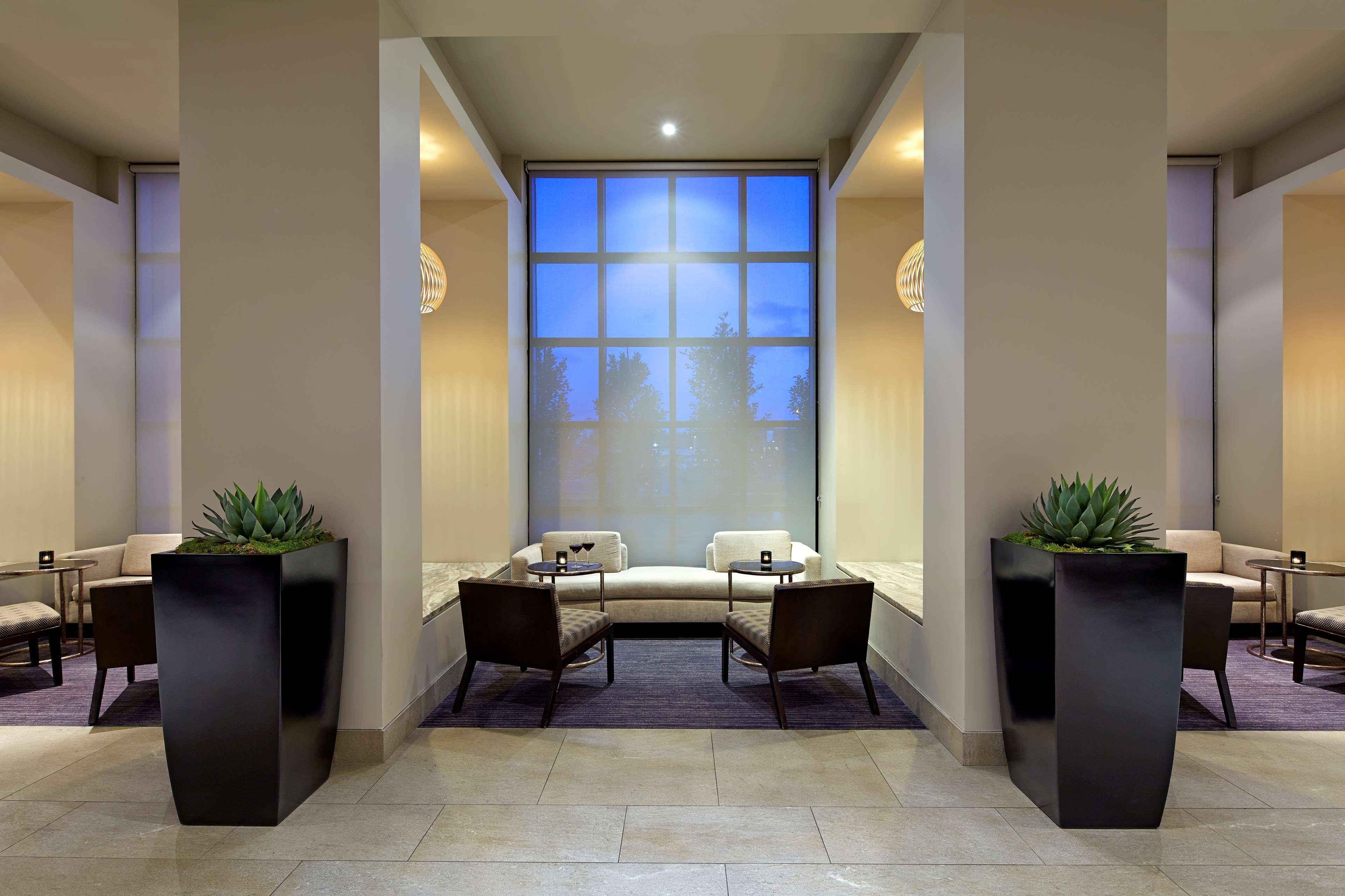 Vista Lobby Hilton San Diego Mission Valley
