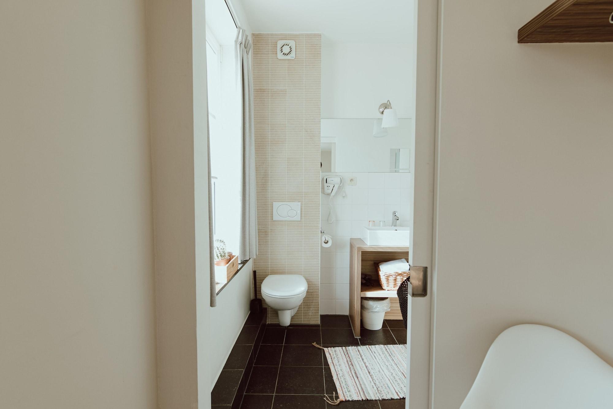 Equipamiento de Habitación Au Nom De Dieu