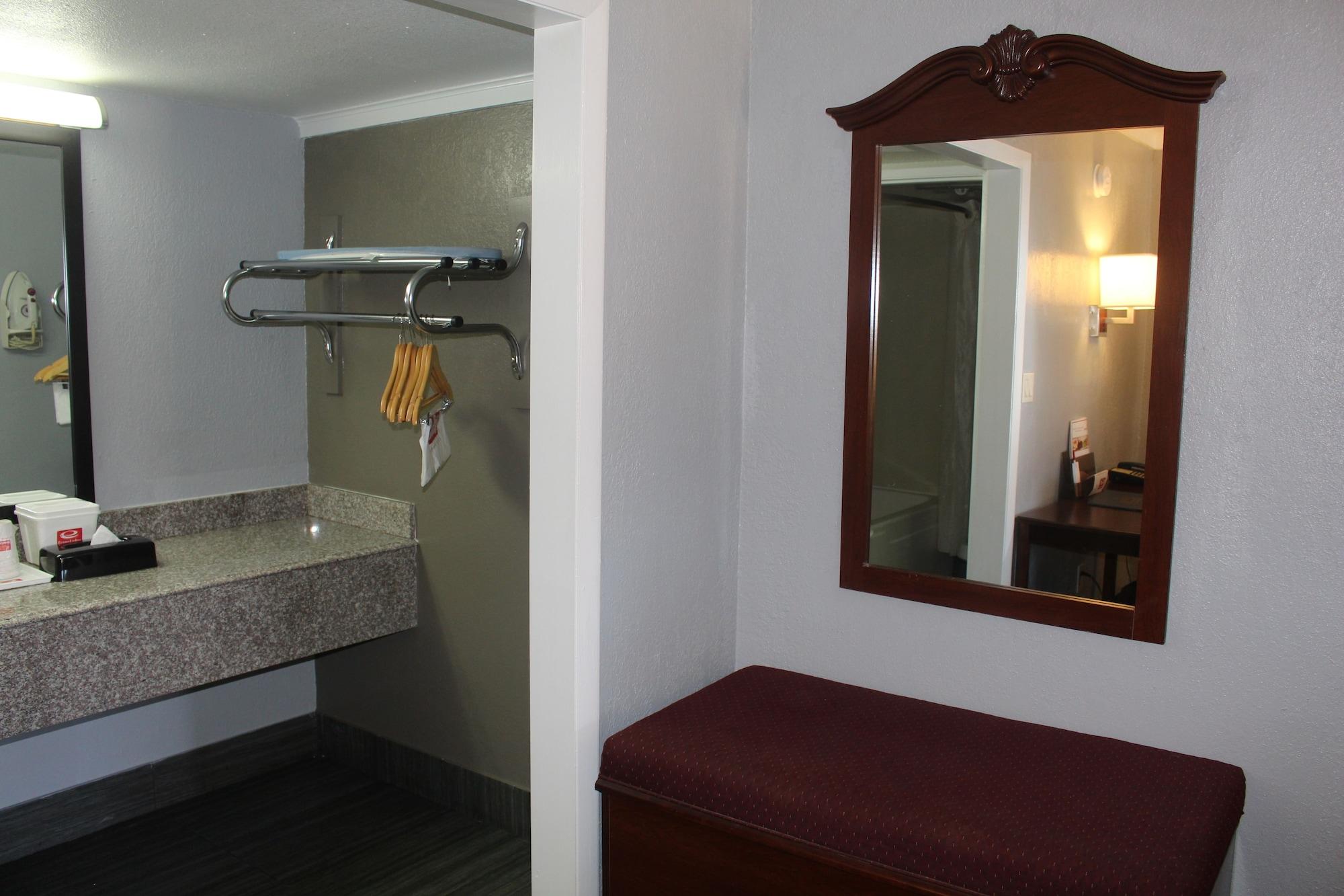 Set de Habitación Econo Lodge Austin North near The Domain
