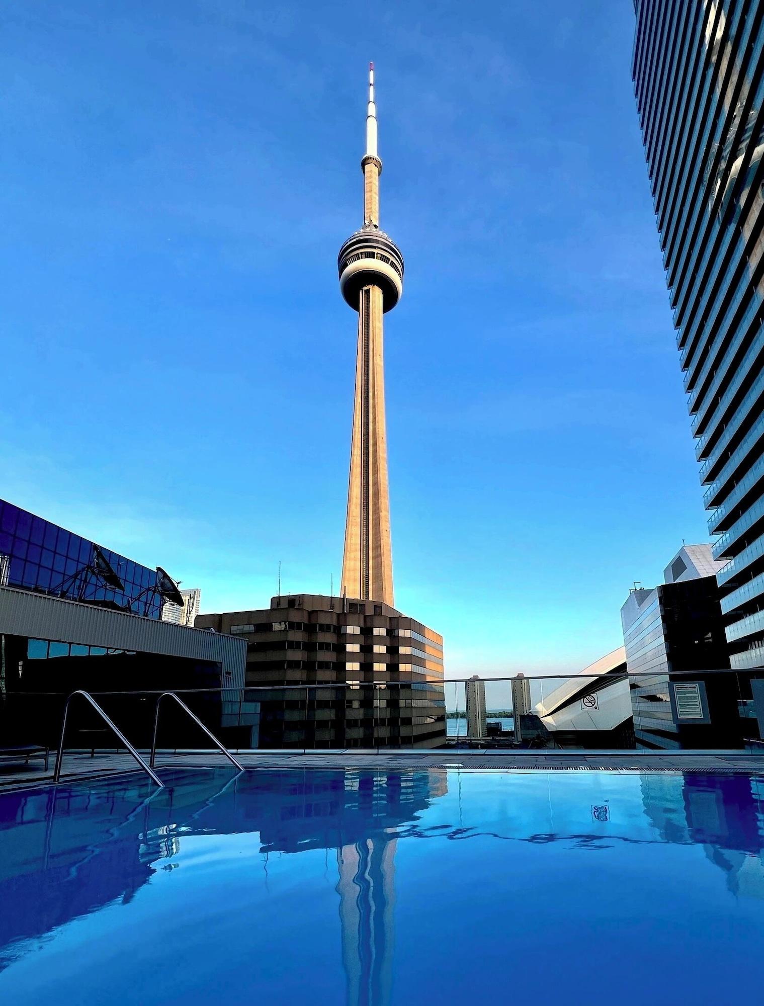 Vista Piscina Tripshine Suites