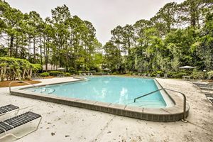 Alquiler Vacacional - Niceville Condo w/ Pool Access < 8 Mi to Destin!