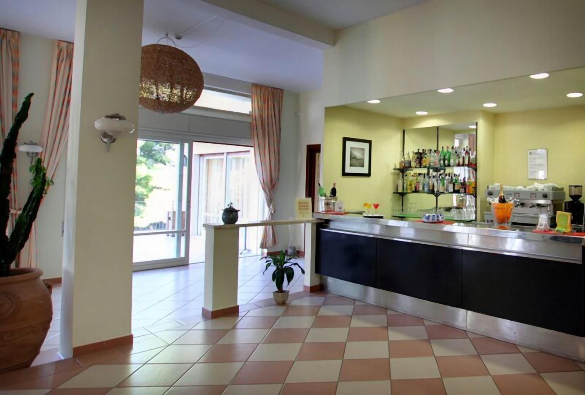 Bar/Salón Hotel Guardacosta - Surrise