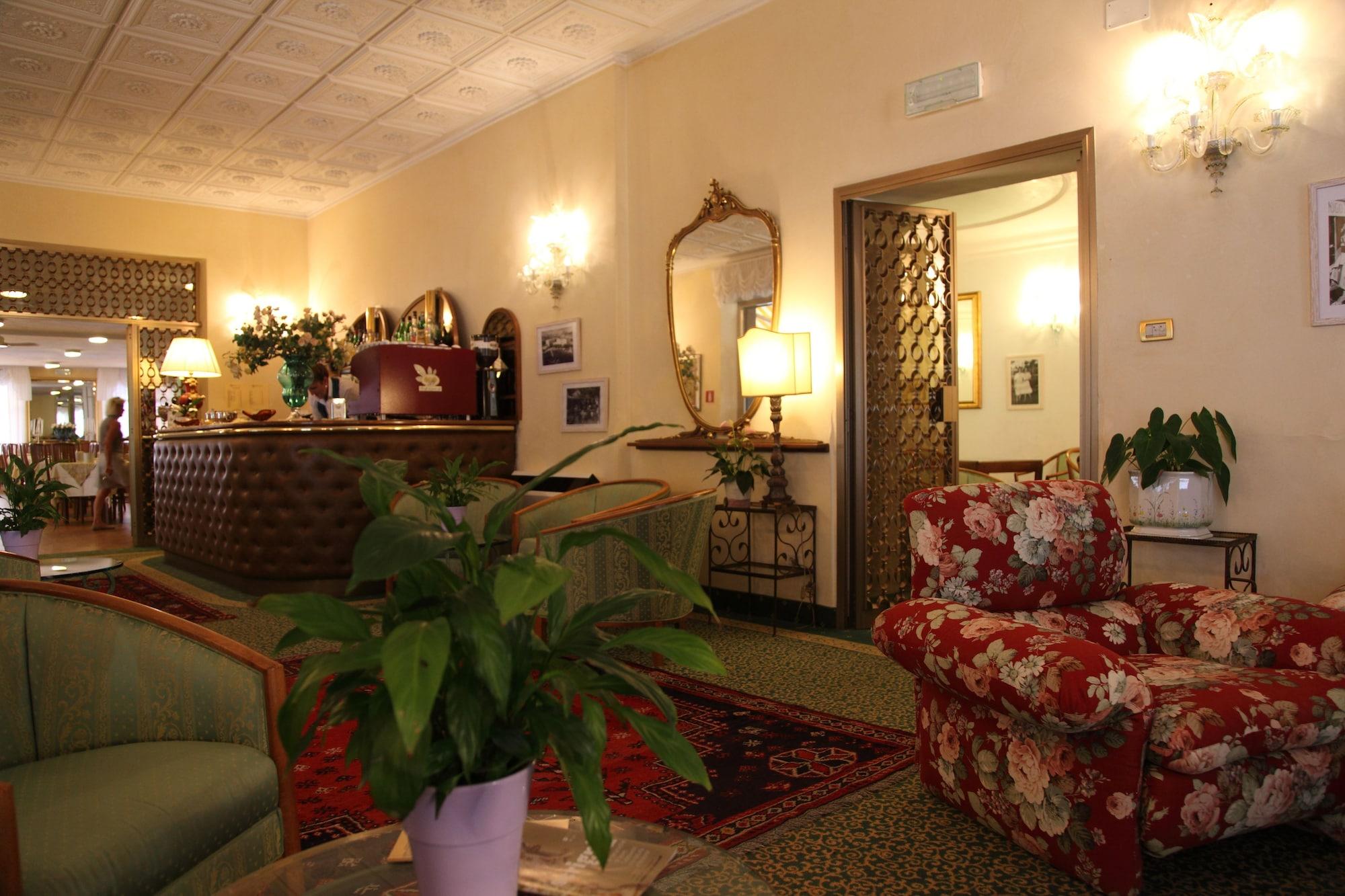 Bar/Salón Hotel Diana