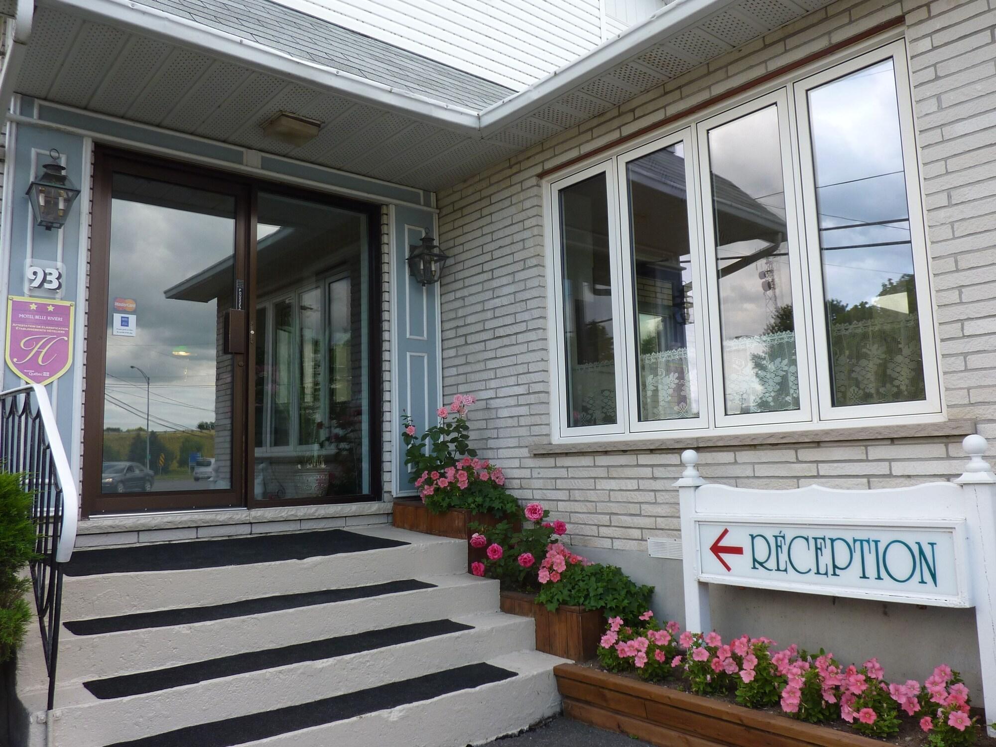 Vista Exterior Motel Belle Rivière