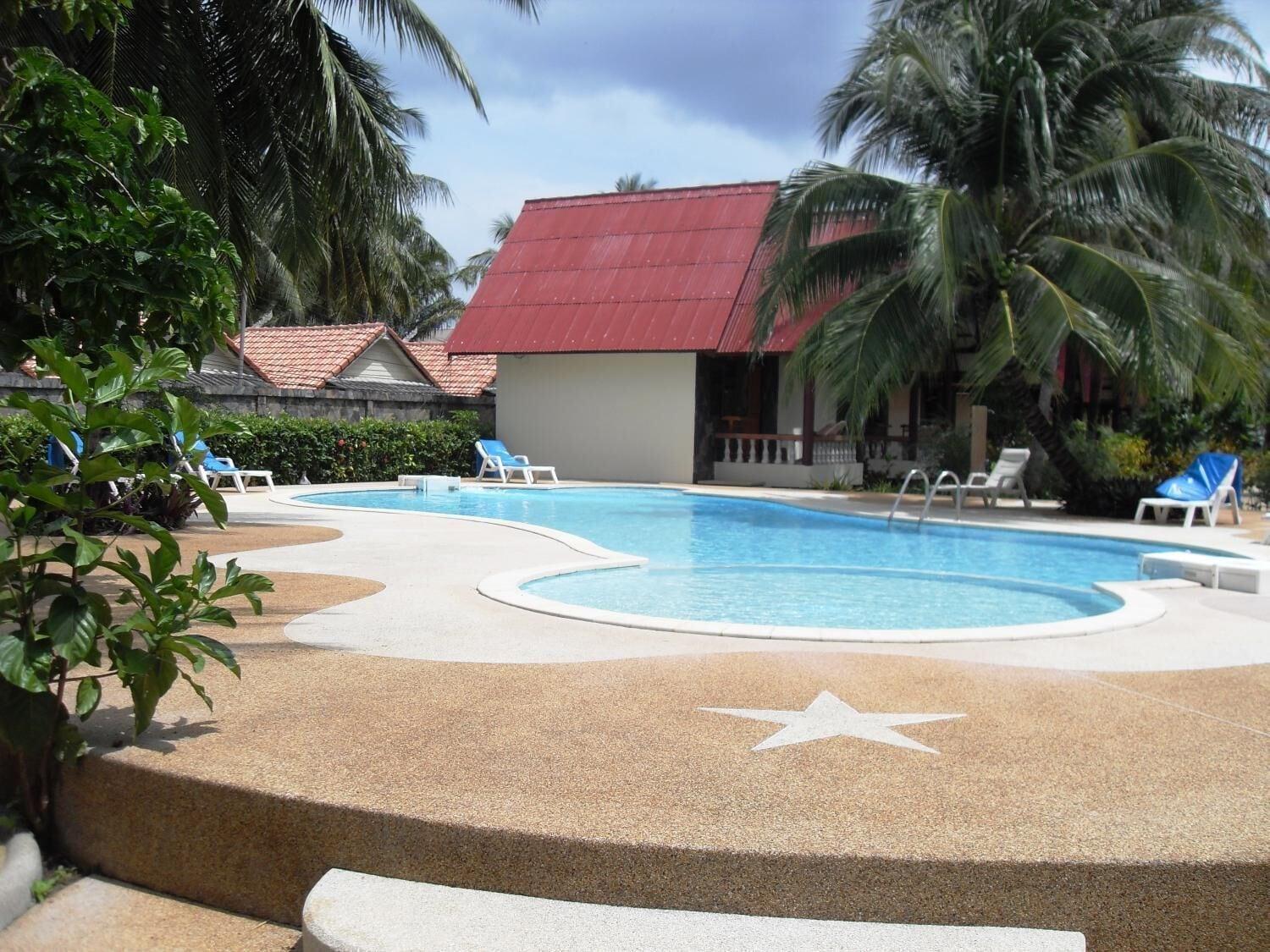 Vista Piscina Lanta Summer House