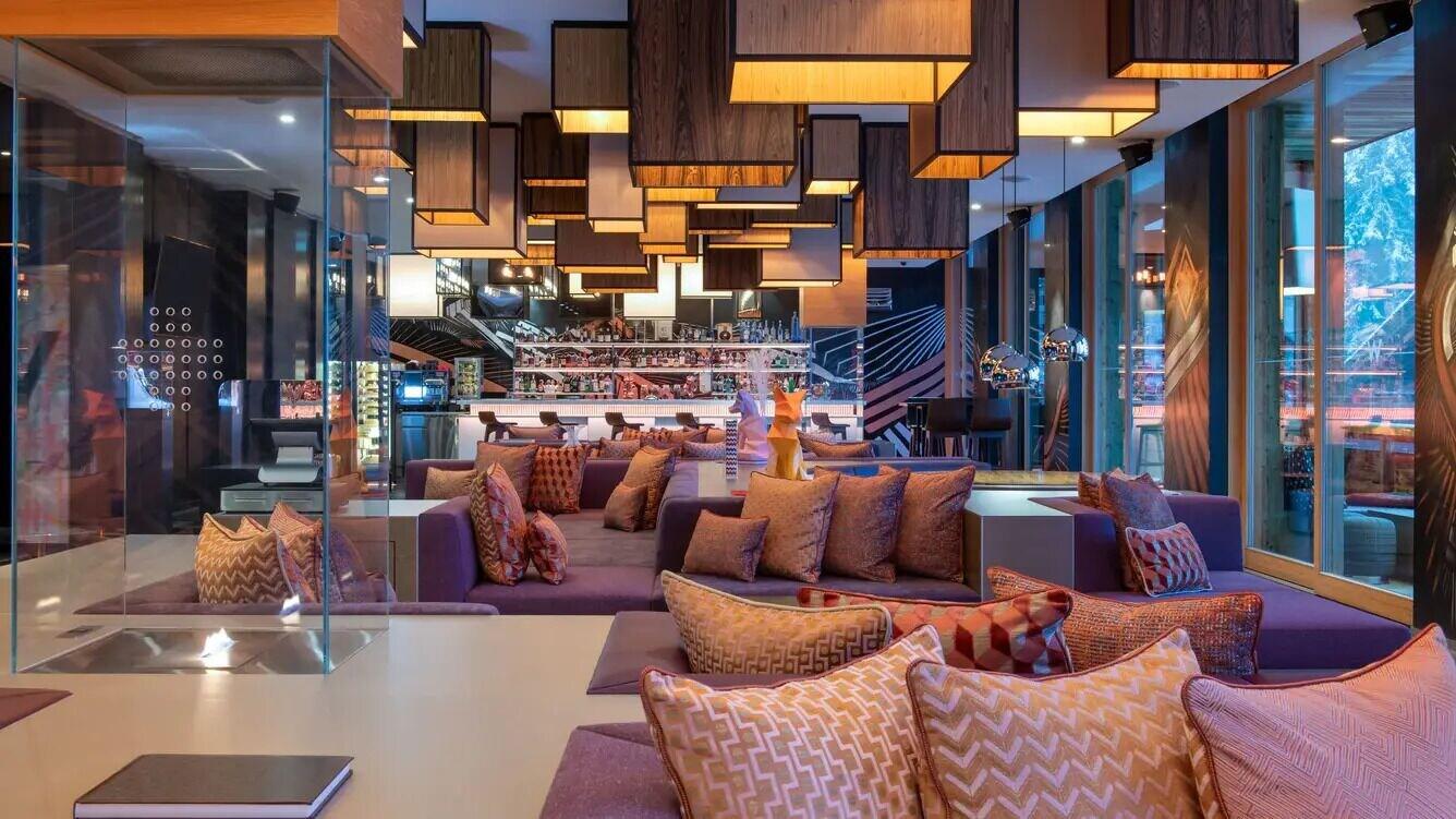 Bar/Salón WOW Suite Verbier