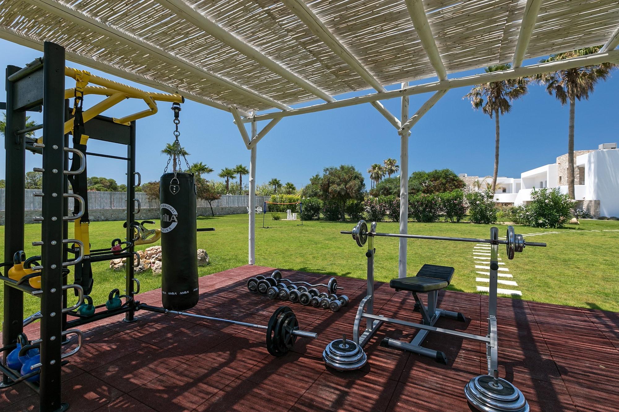 Gimnasio White Pearls Luxury Suites - Adults Only