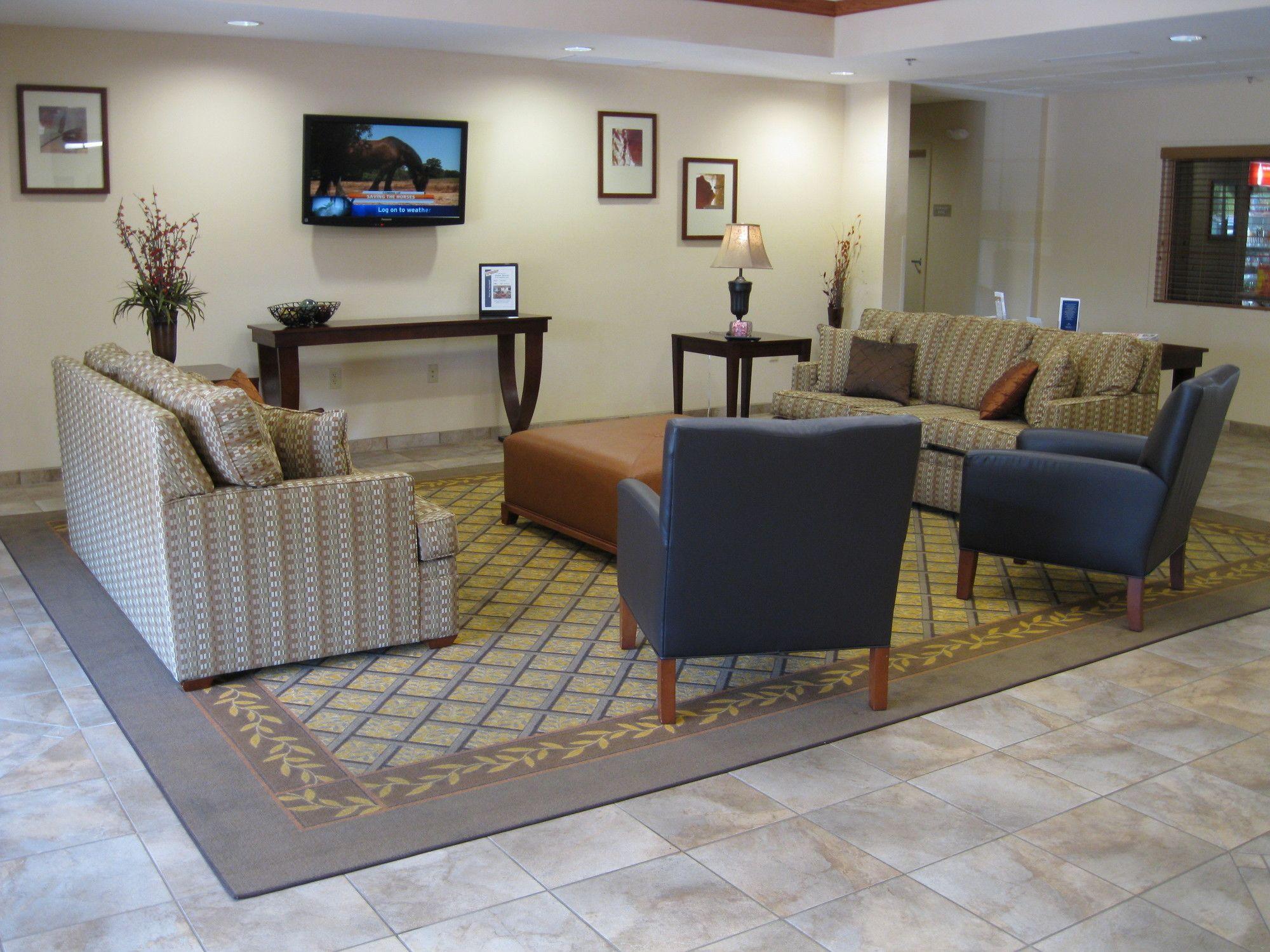 Vista Lobby Candlewood Suites Radcliff - Fort Knox by IHG