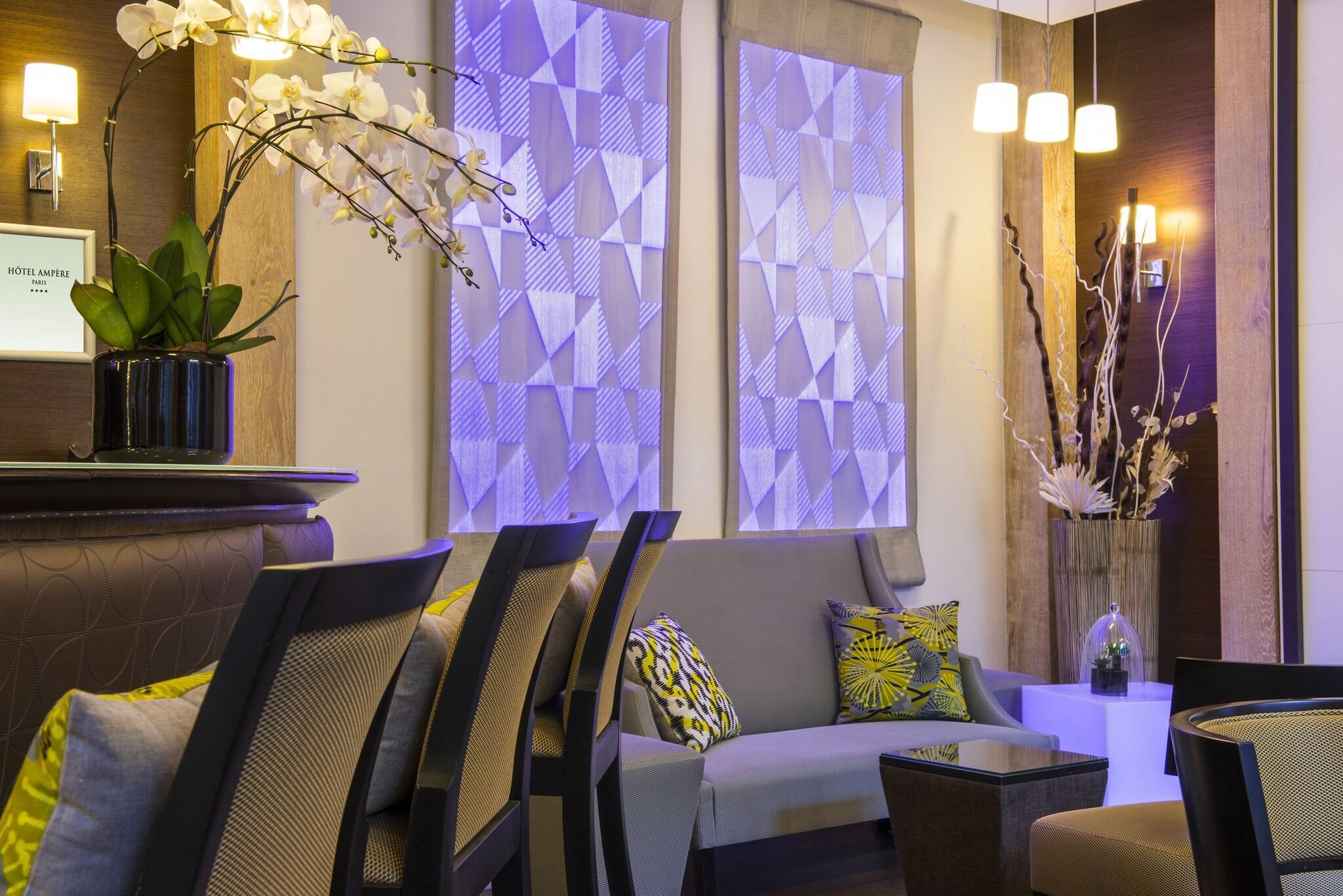 Vista Lobby Hotel Ampere