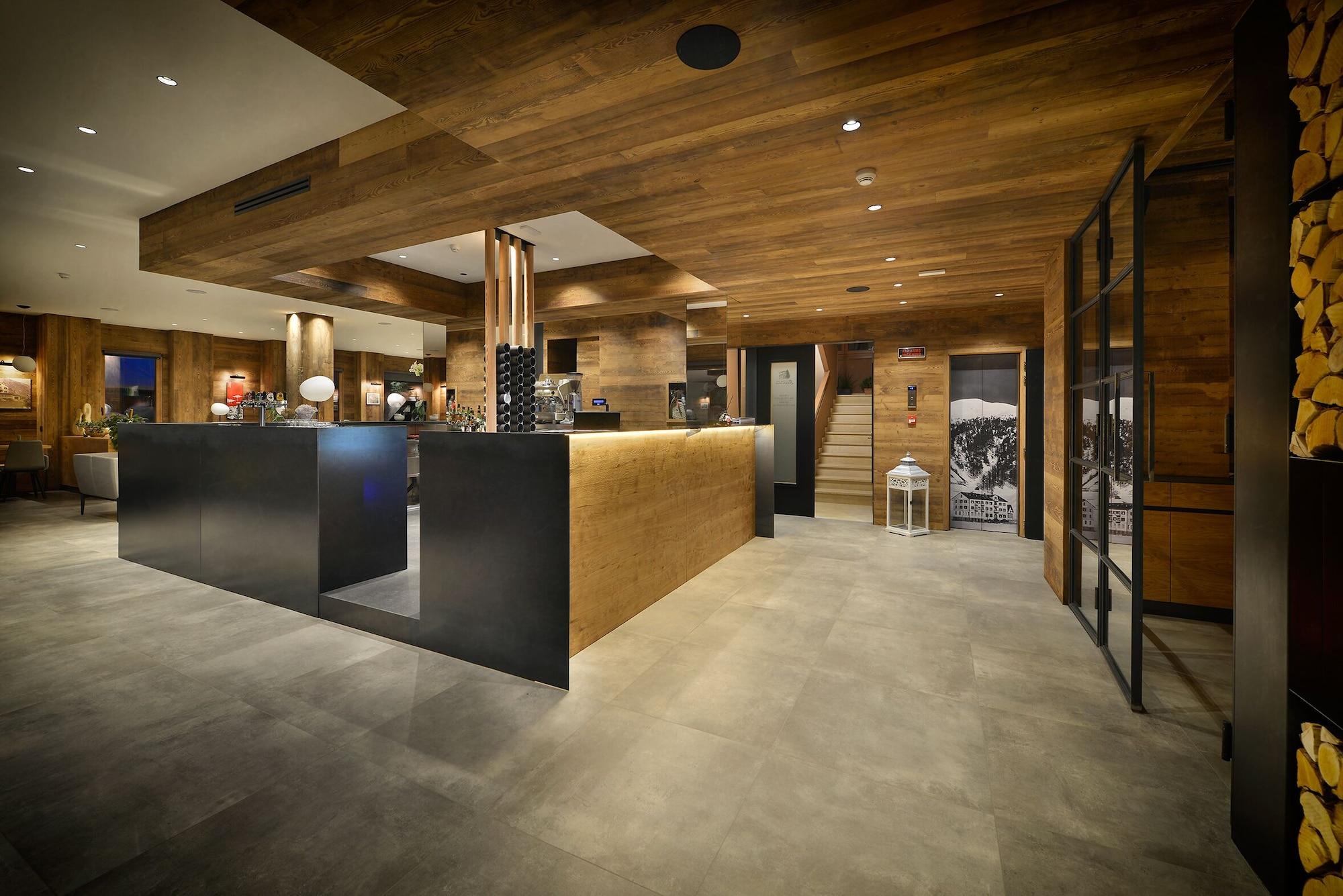 Vista Lobby Hotel Bernina