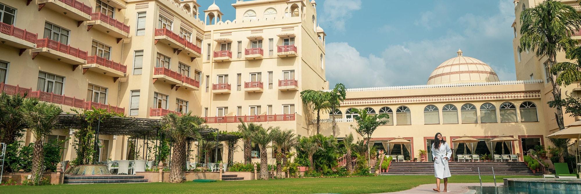 Vista Exterior Le Méridien Jaipur Resort & Spa