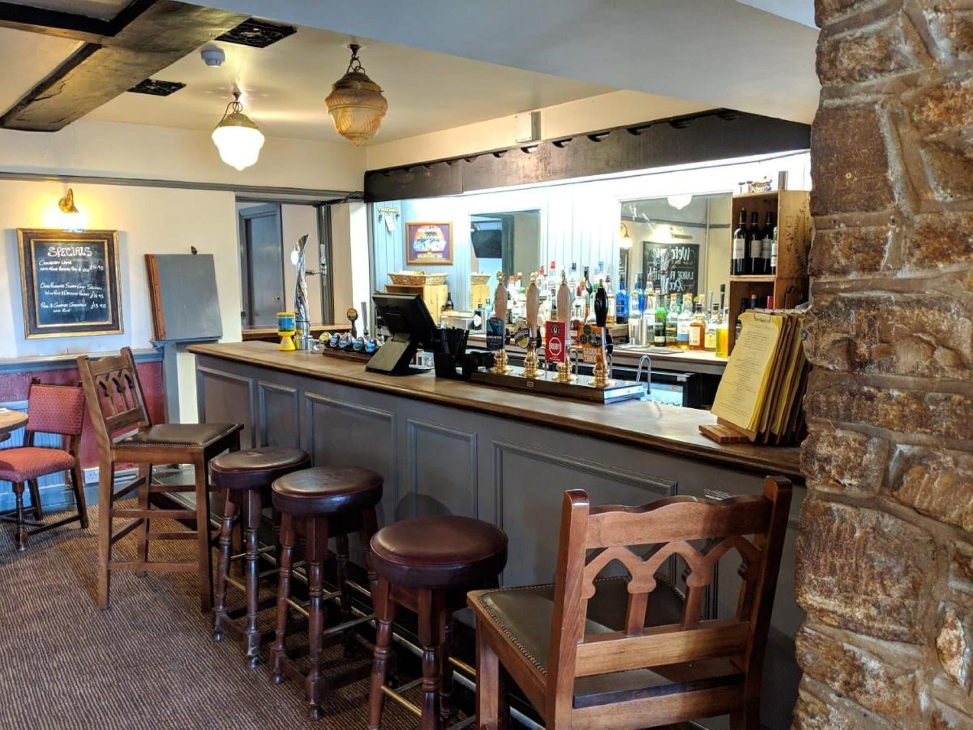 Bar/Salón Sparkford Inn
