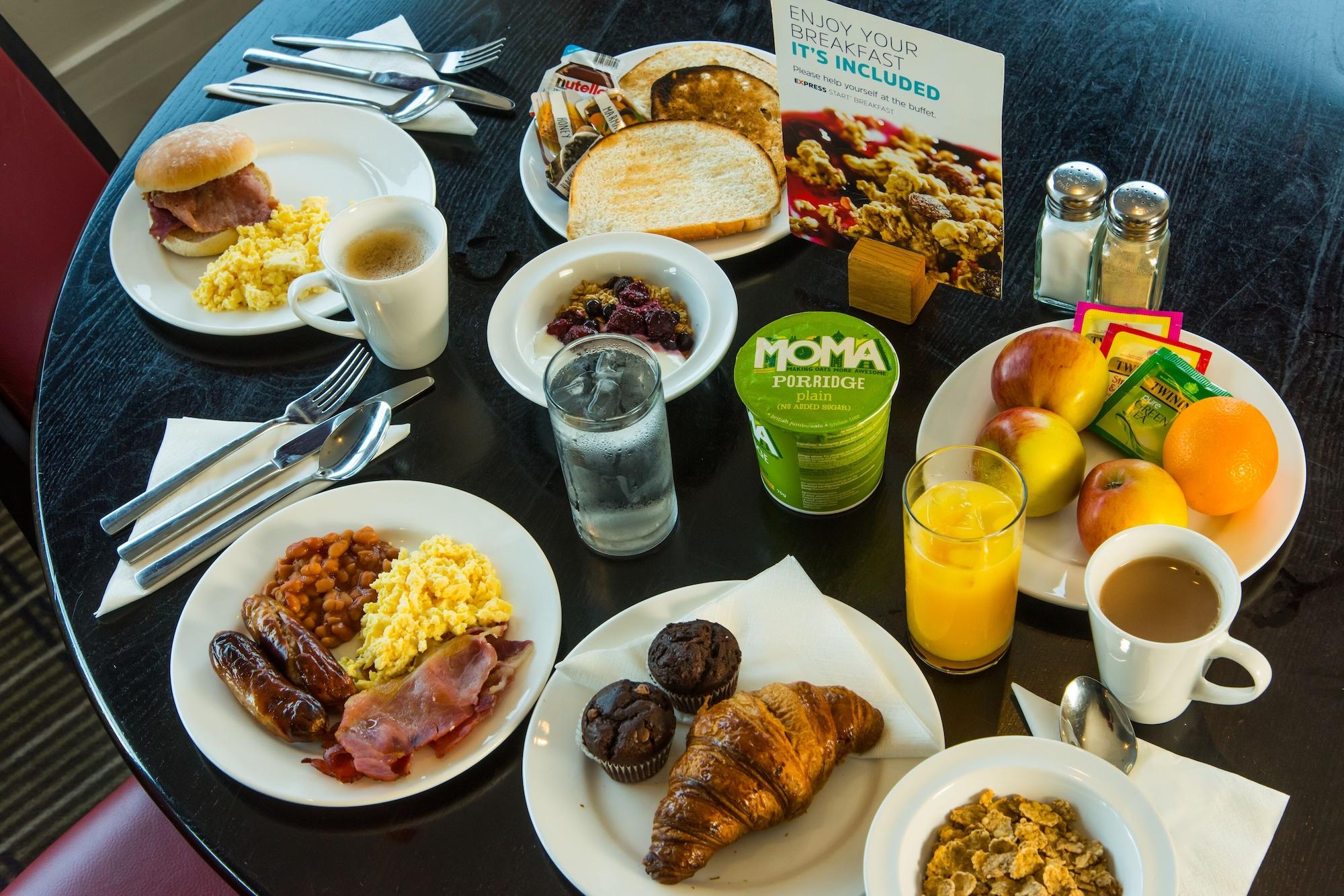 Restaurant Holiday Inn Express Hemel Hempstead by IHG