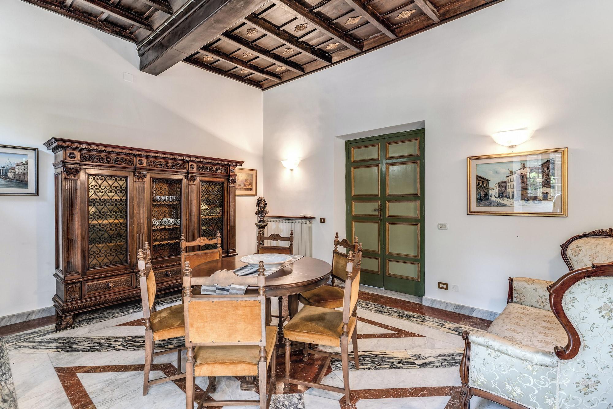 Vista Lobby Villa Alberici