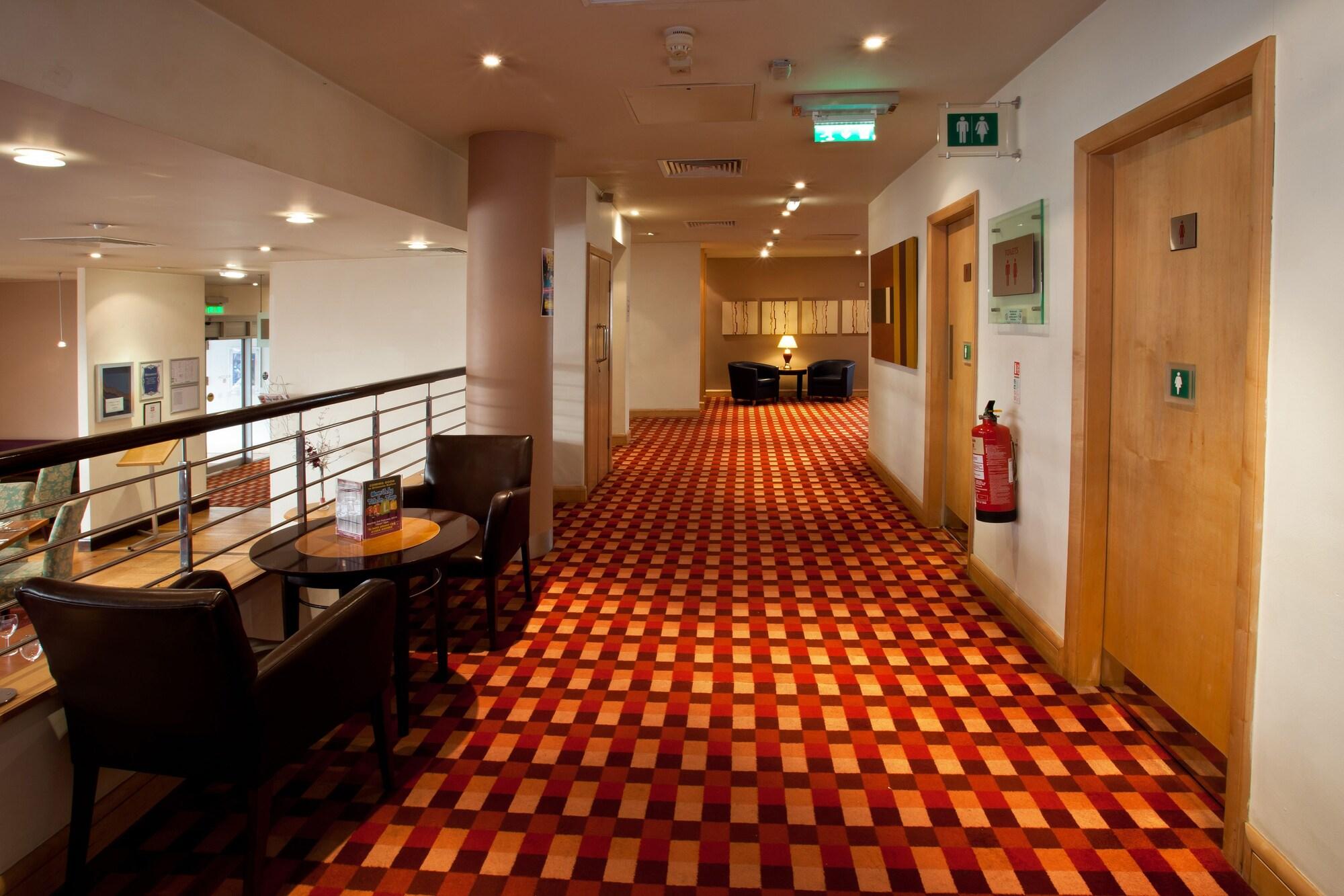 Vista Lobby Britannia Hotel Bolton