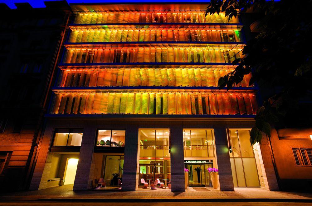 Vista Exterior Leon Hotel & Lounge