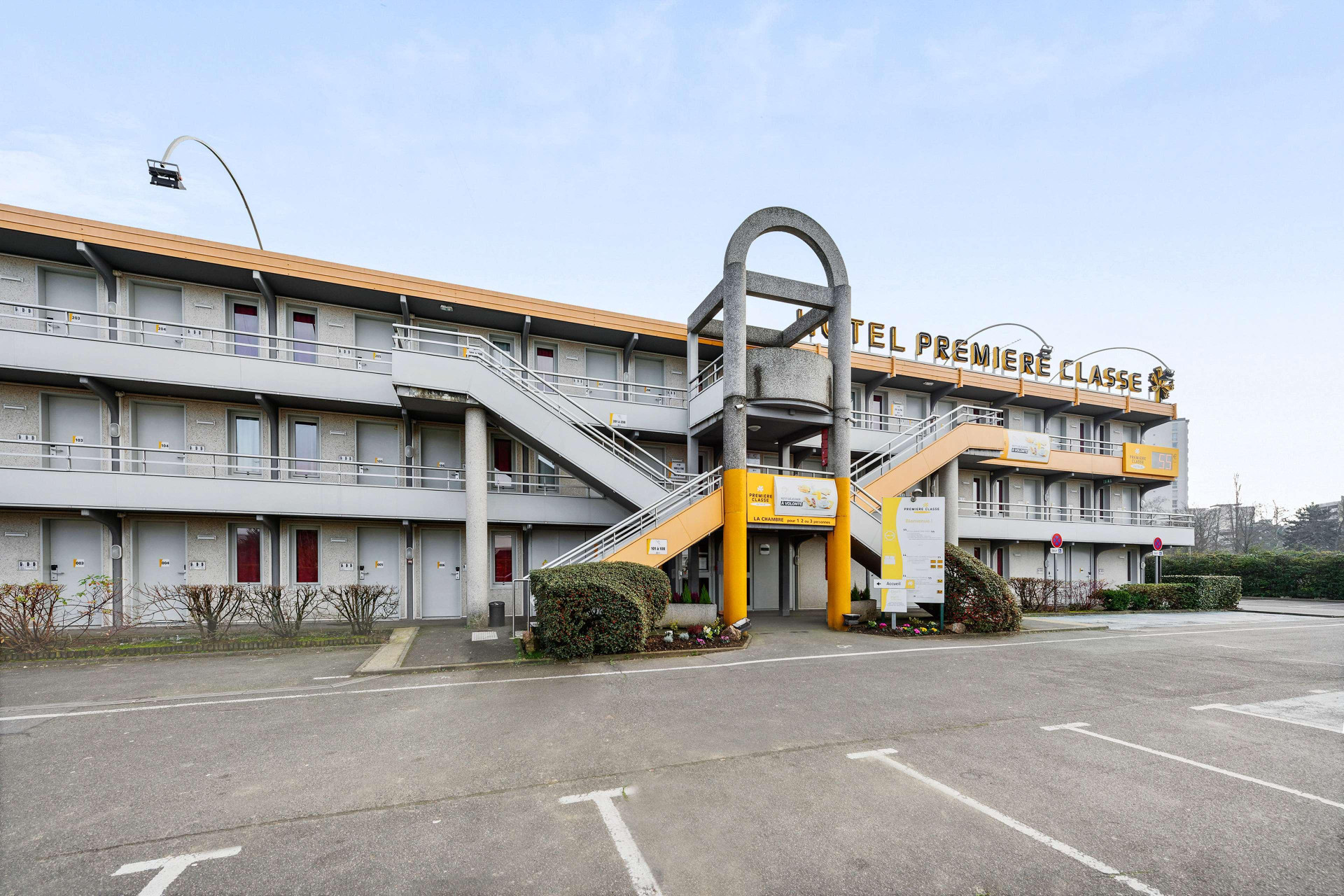 Vista Exterior Premiere Classe Carcassonne