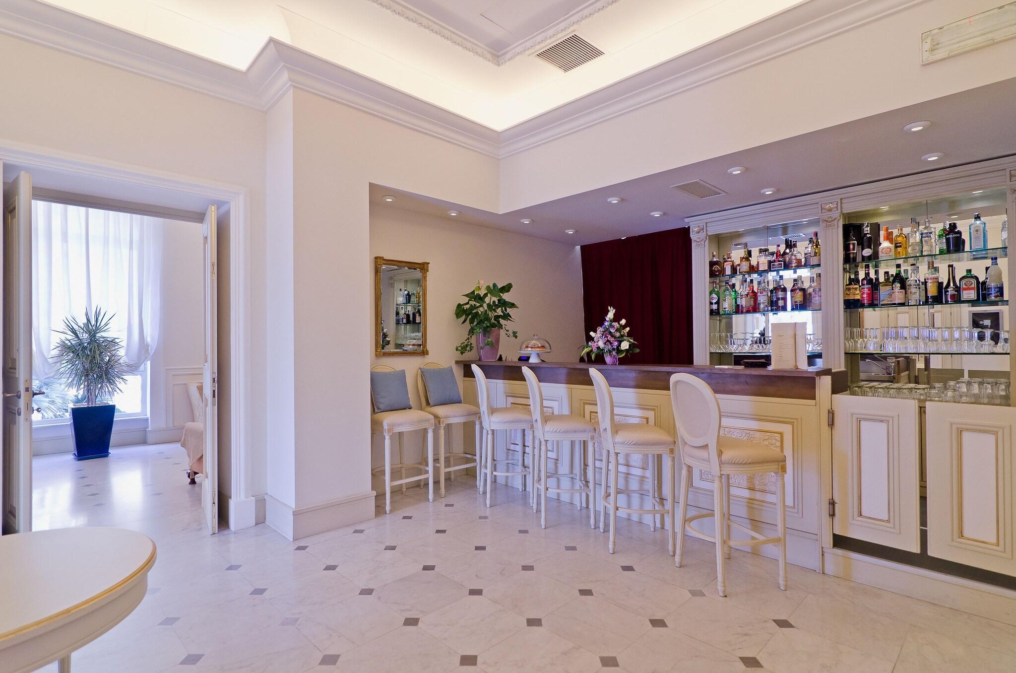 Bar/Salón Hotel De Paris Sanremo