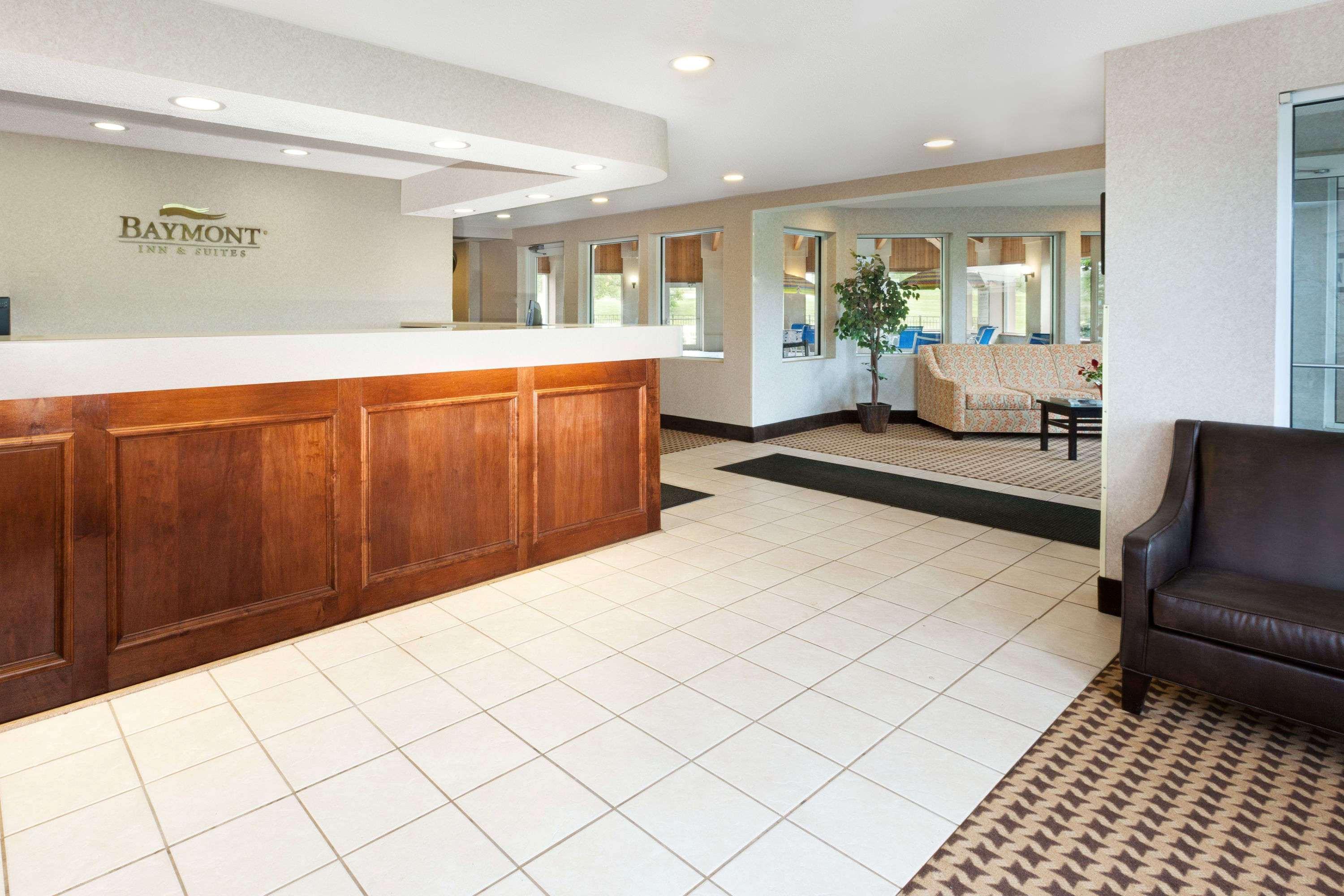 Vista Lobby Baymont by Wyndham Howell/Brighton