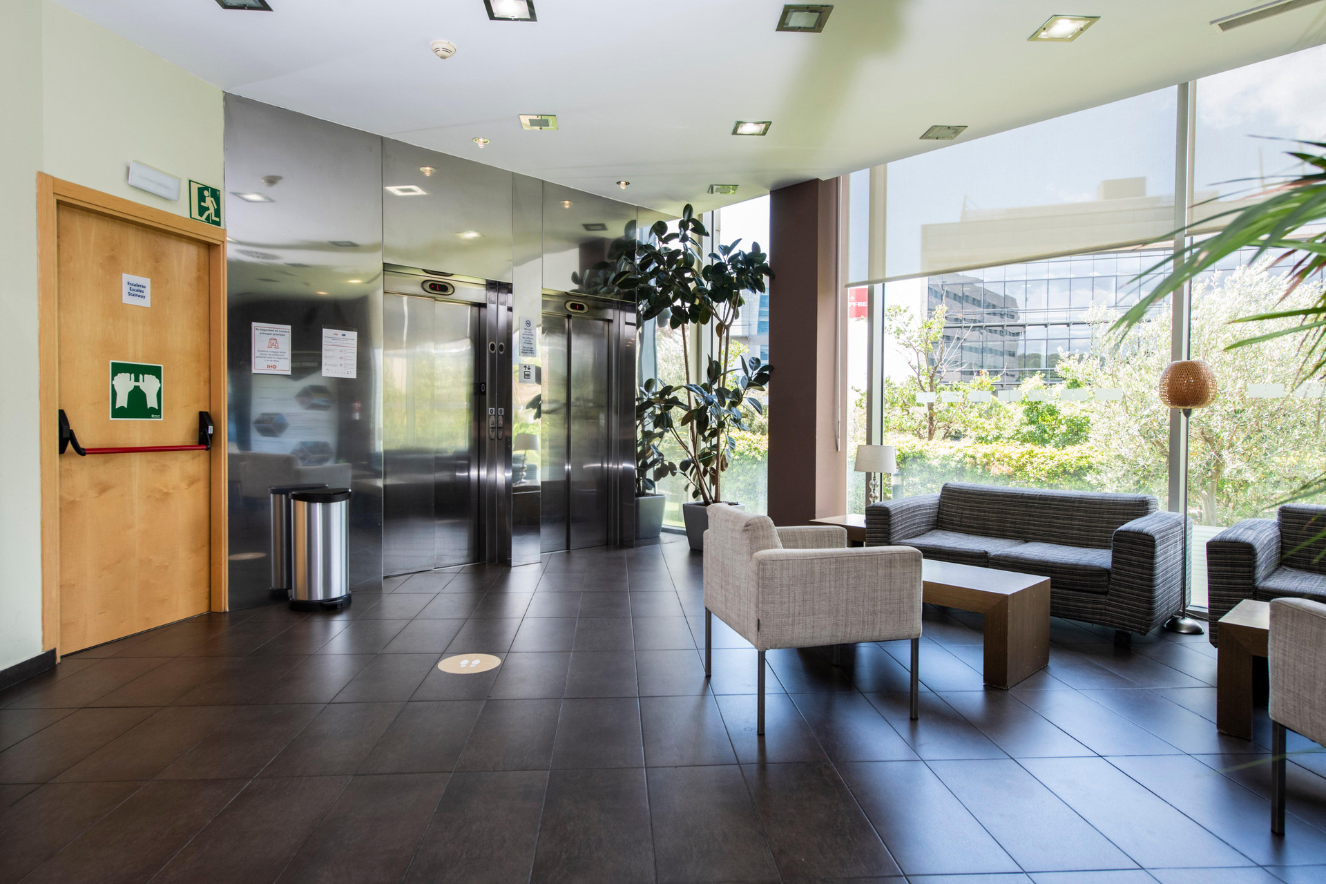 Vista Exterior Holiday Inn Express Barcelona - Sant Cugat by IHG