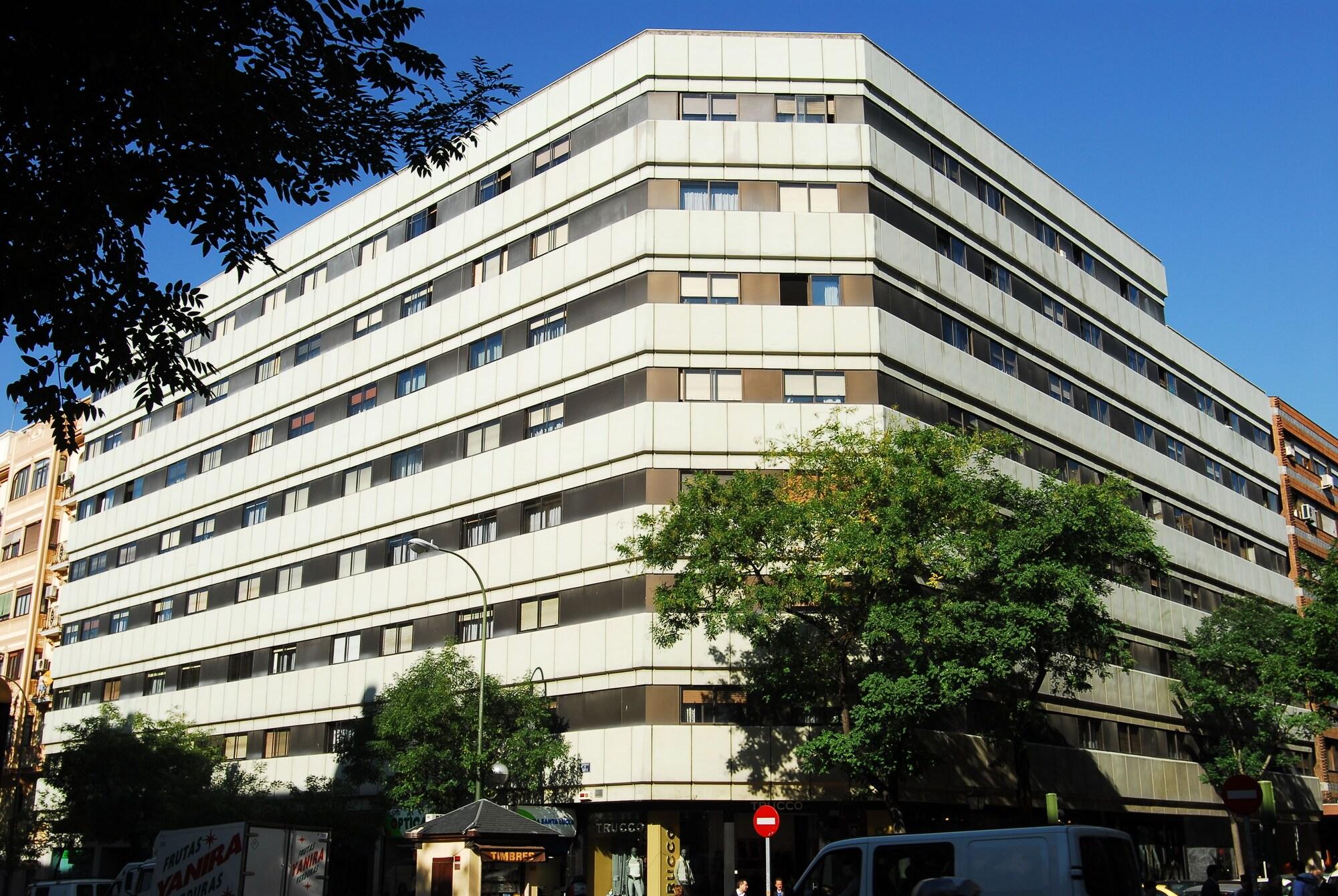 Vista Exterior Apartamentos Goya 75