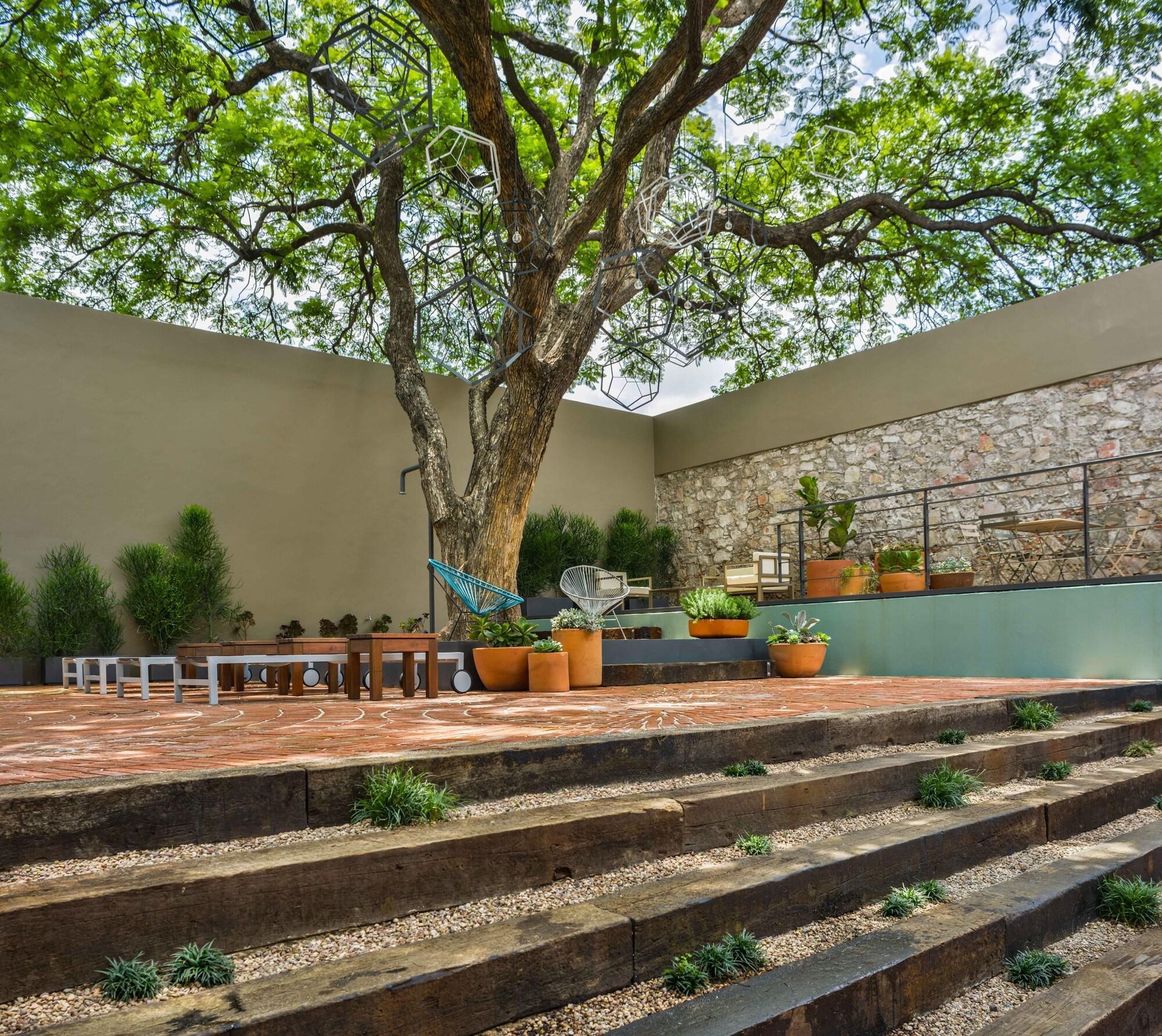 Varios Hotel Criol