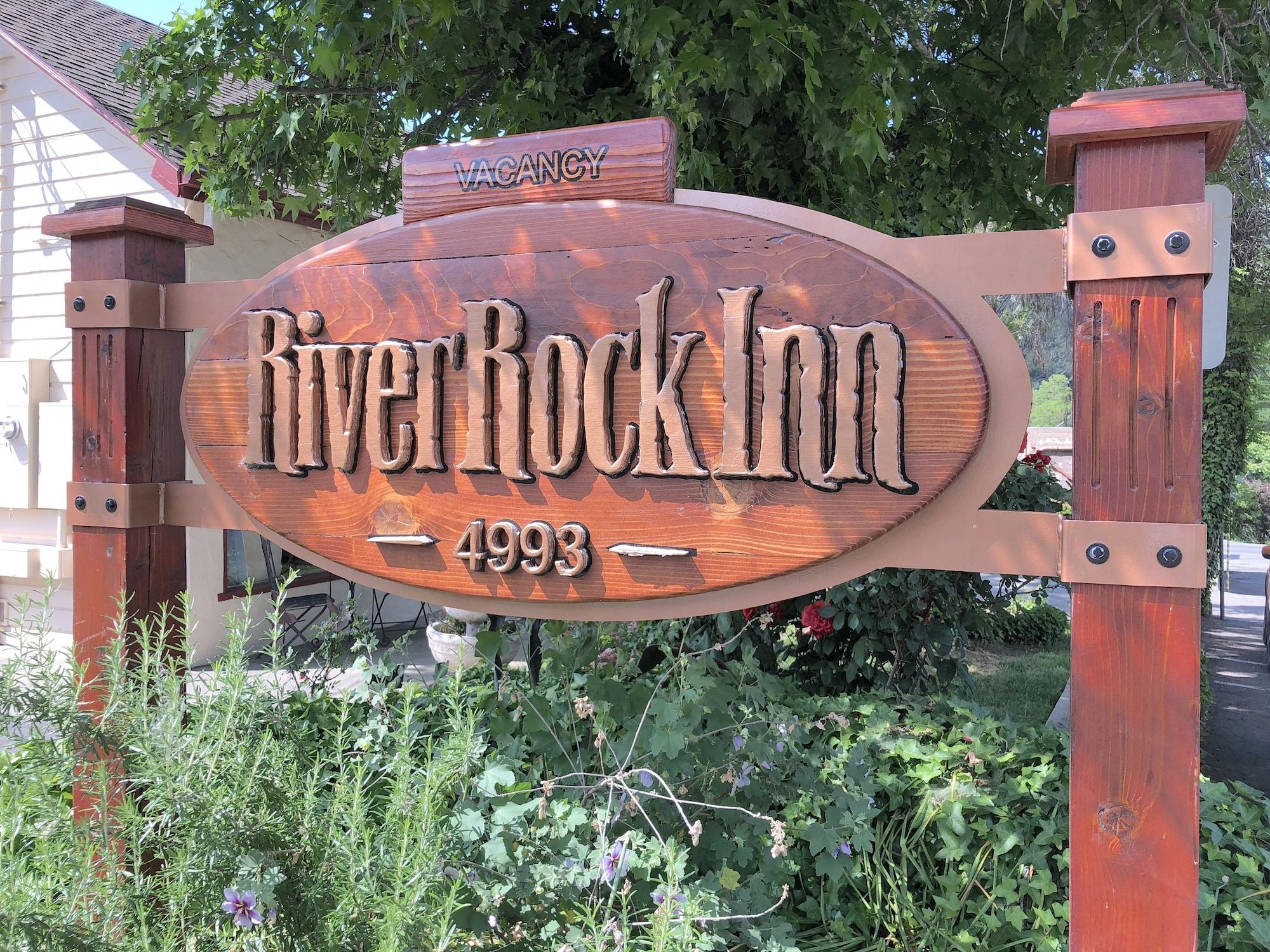 Varios River Rock Inn