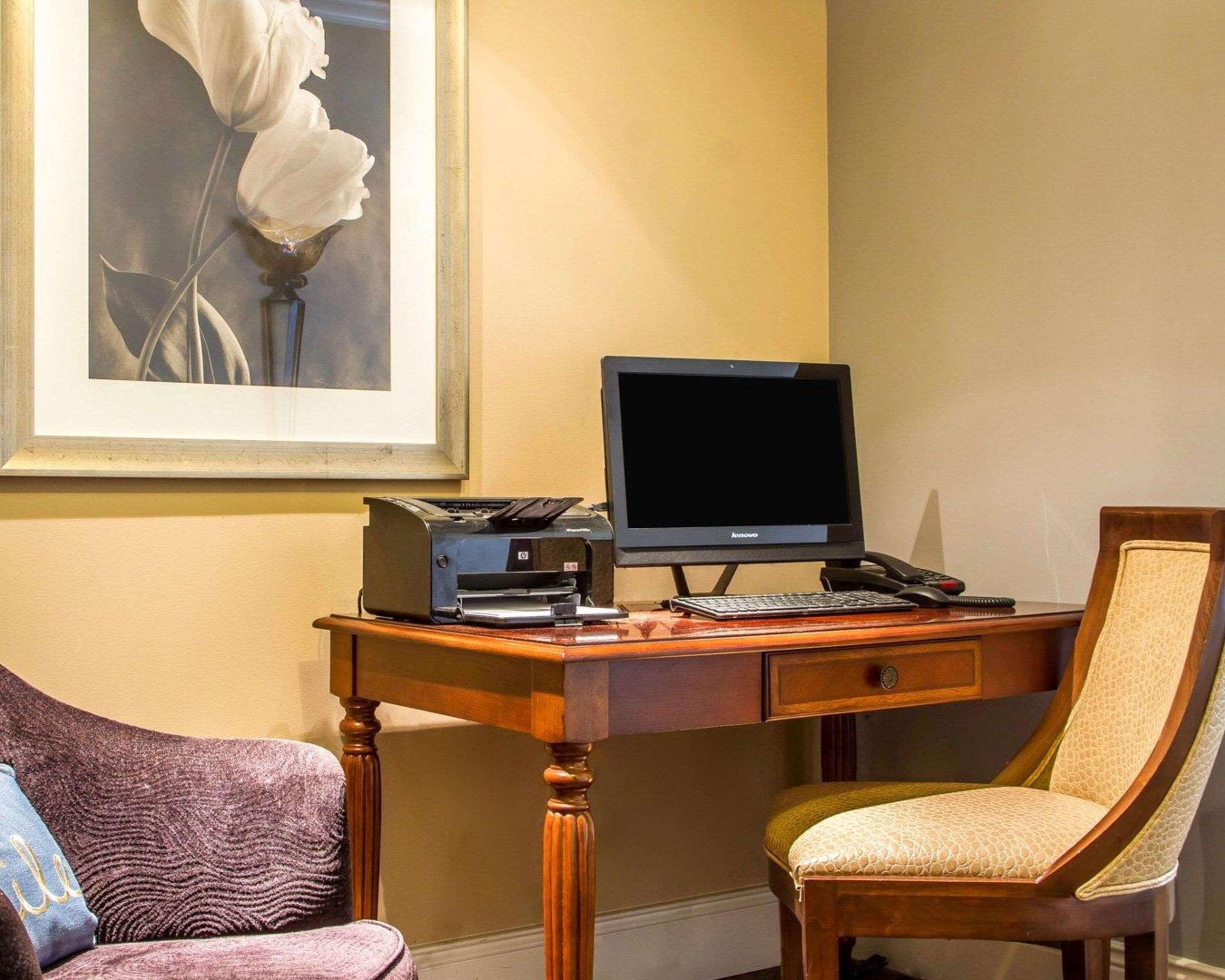 Centro de Negocios Villa Montes Hotel