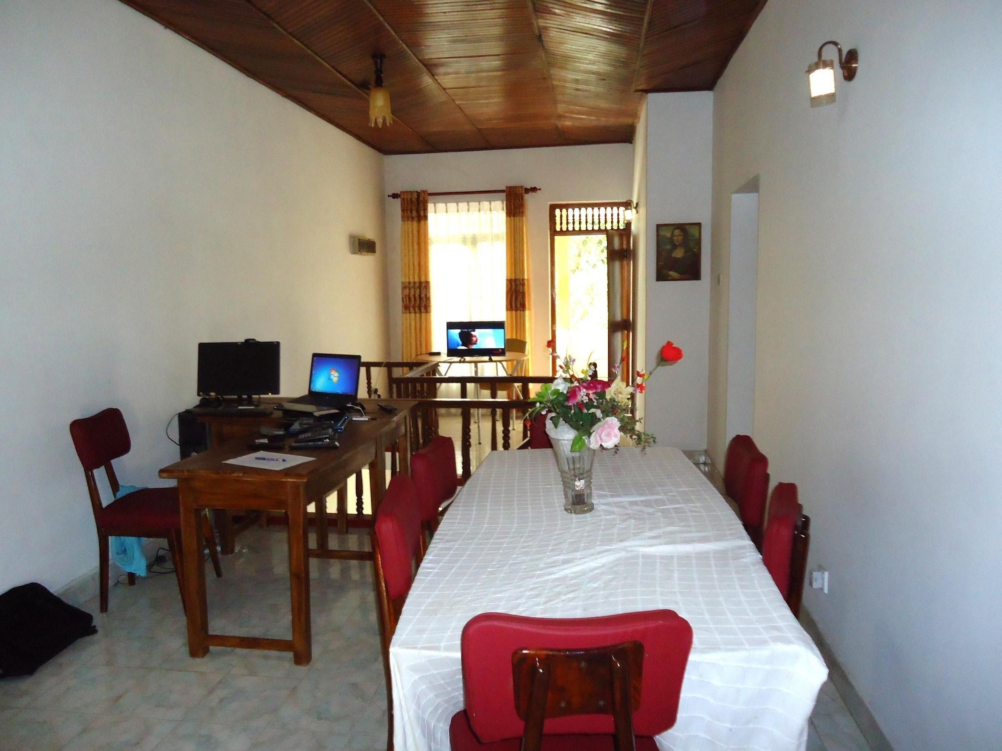 Restaurant Peradeniya Rest Inn