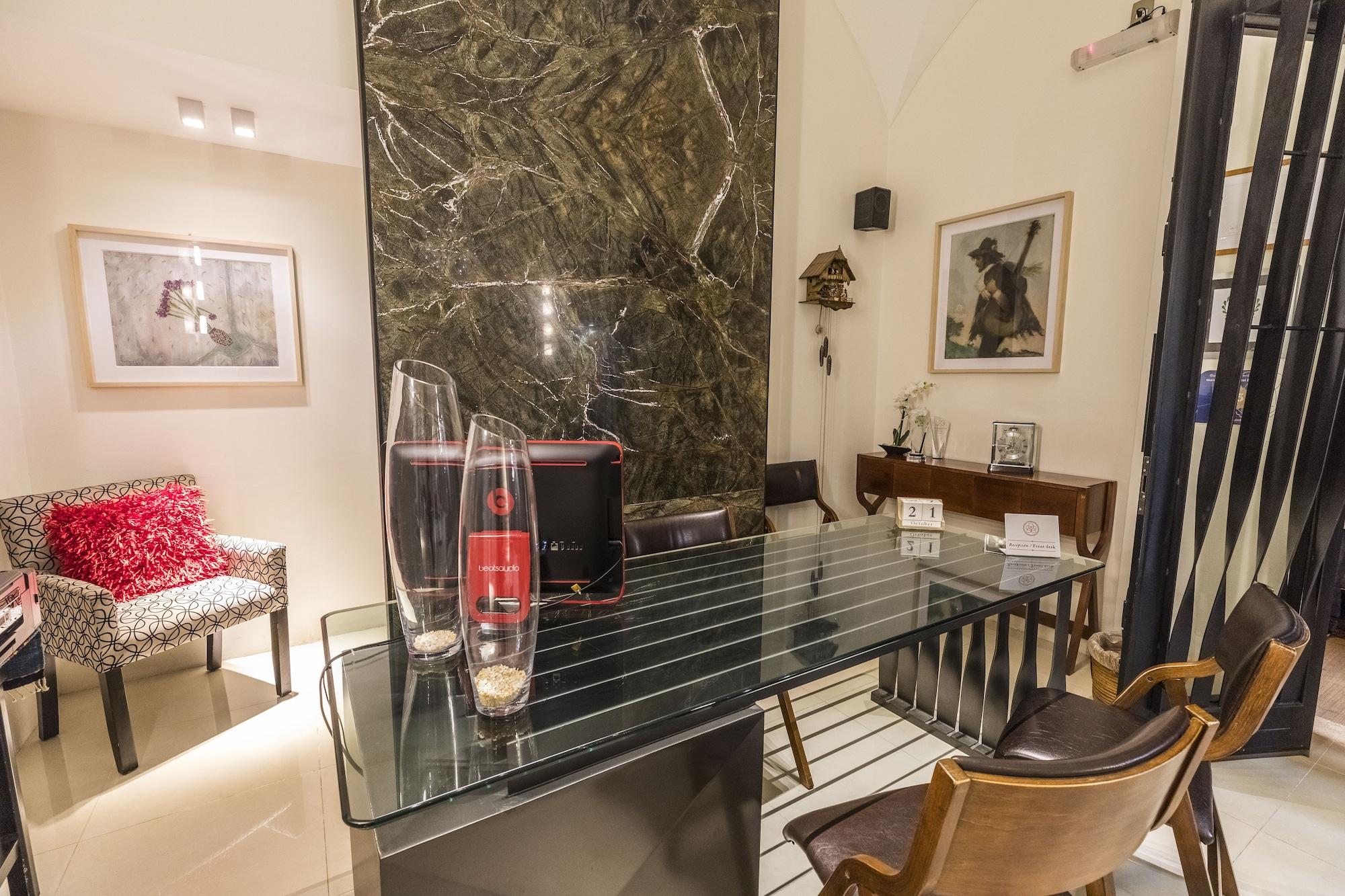 Vista Lobby Marialicia Suites