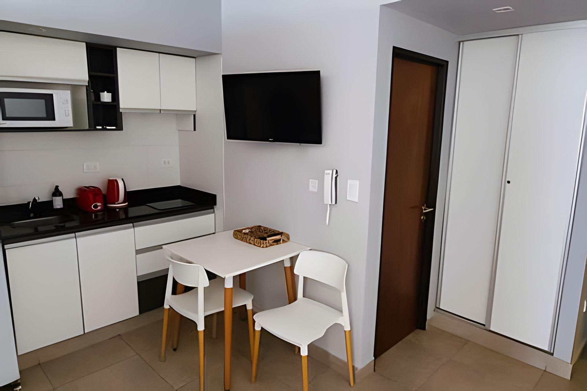 Cocina Foxtrot Suites en el casco histórico de Salta