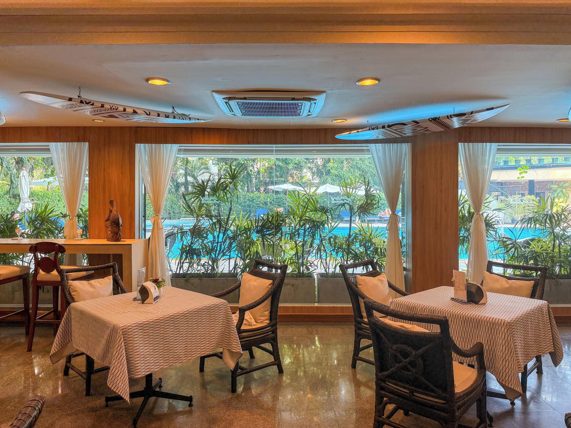 Restaurant Golden Beach Hotel Pattaya