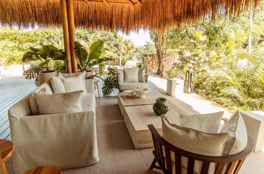 Vista Lobby Makani Luxury Wanderlust