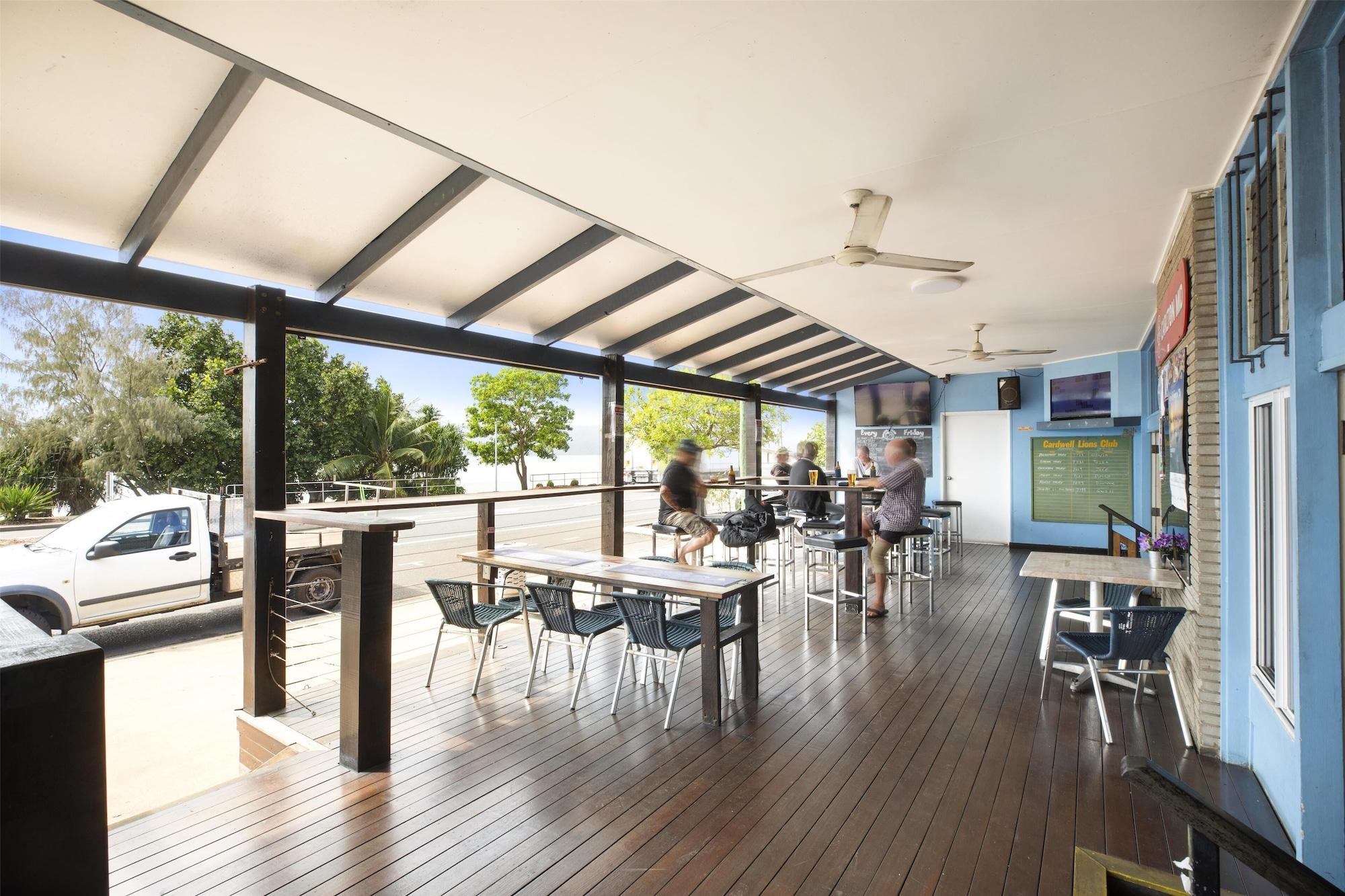 Restaurant Nightcap at Marine Hotel