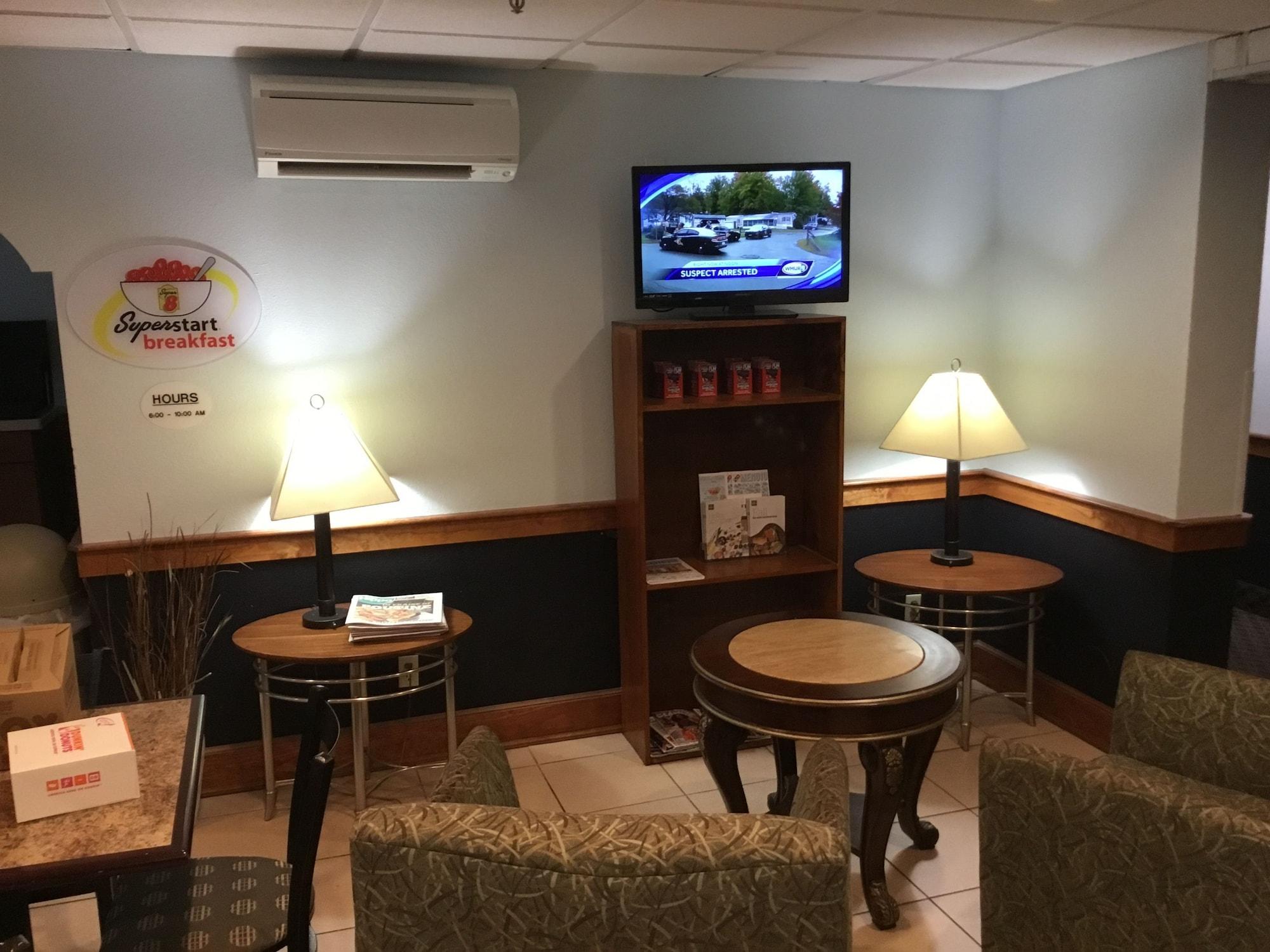Vista Lobby Super 8 by Wyndham Manchester Airport