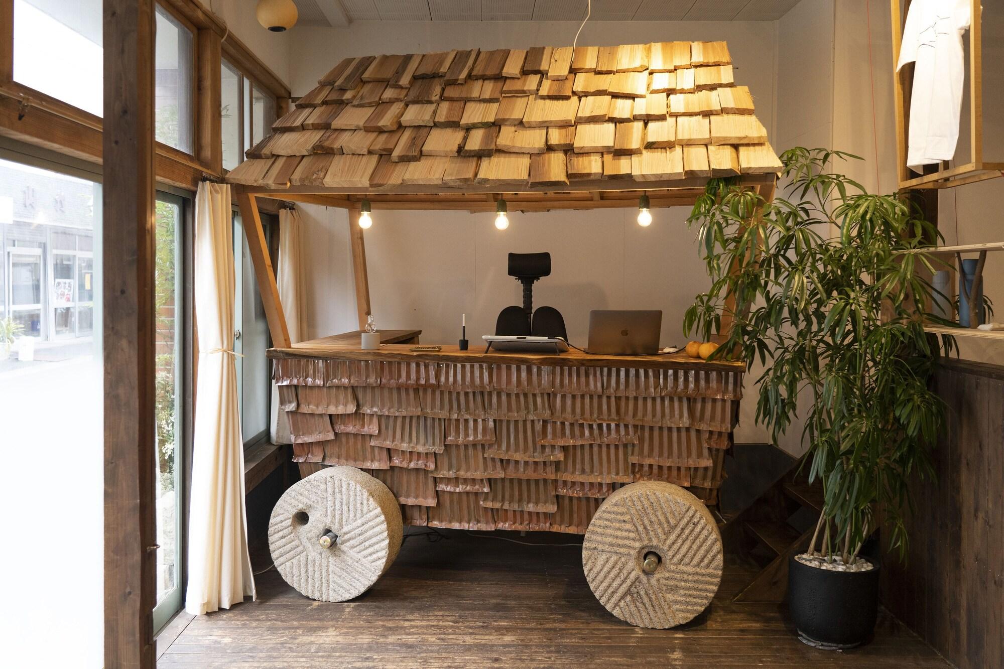 Vista Lobby LOCAL LOCAL