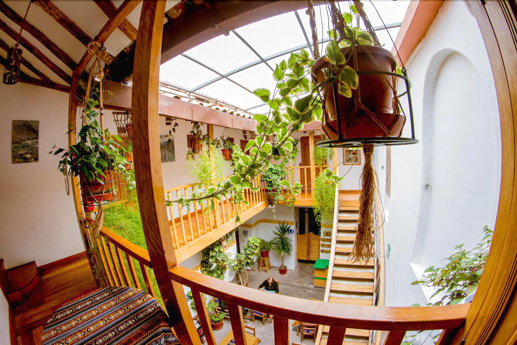 Varios Hostal El Grial