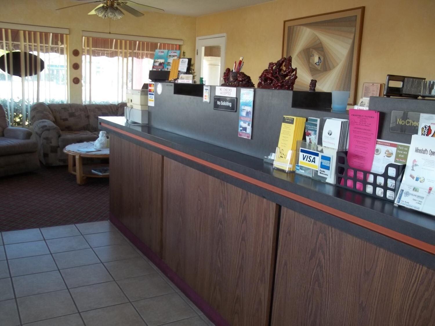 Vista Lobby Hacienda Motel
