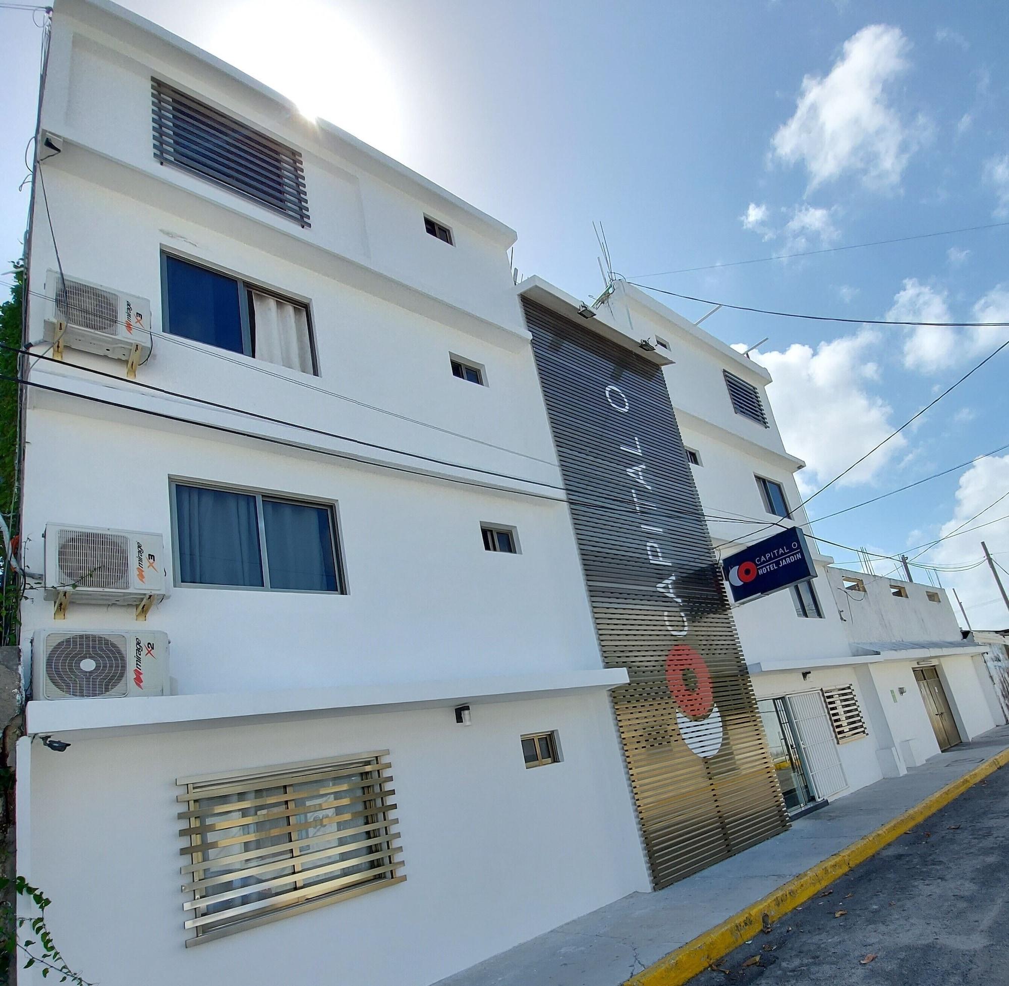 Vista Exterior Hotel Jardin Cancun