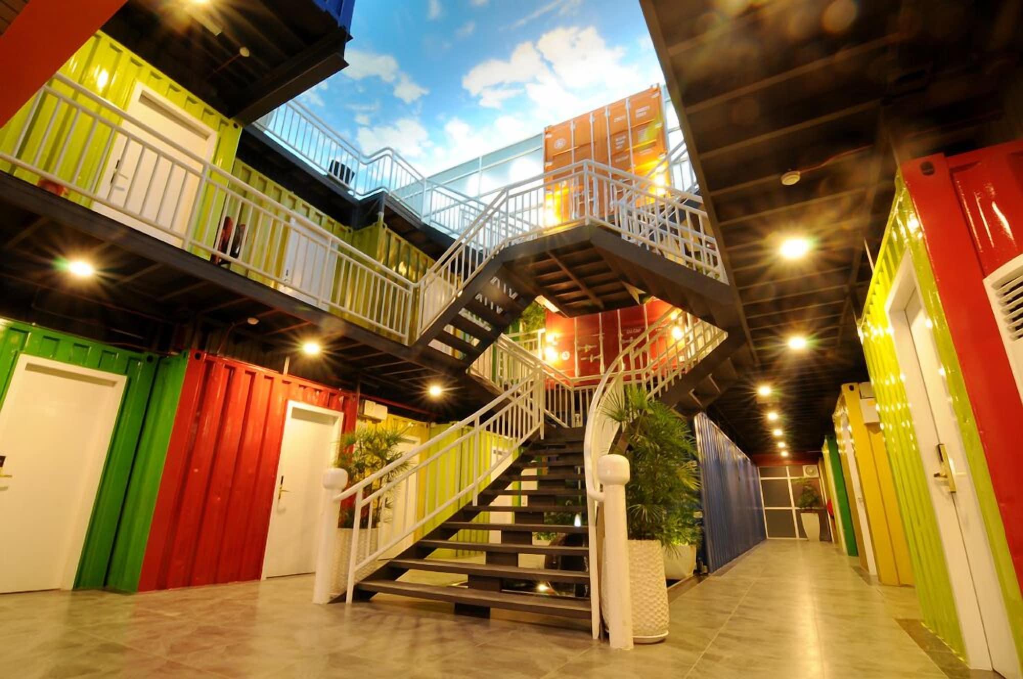 Varios PPT Muar Hotel