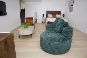 Alquiler Vacacional - Relaxing Getaway w/ Huge Lounge and Bedroom