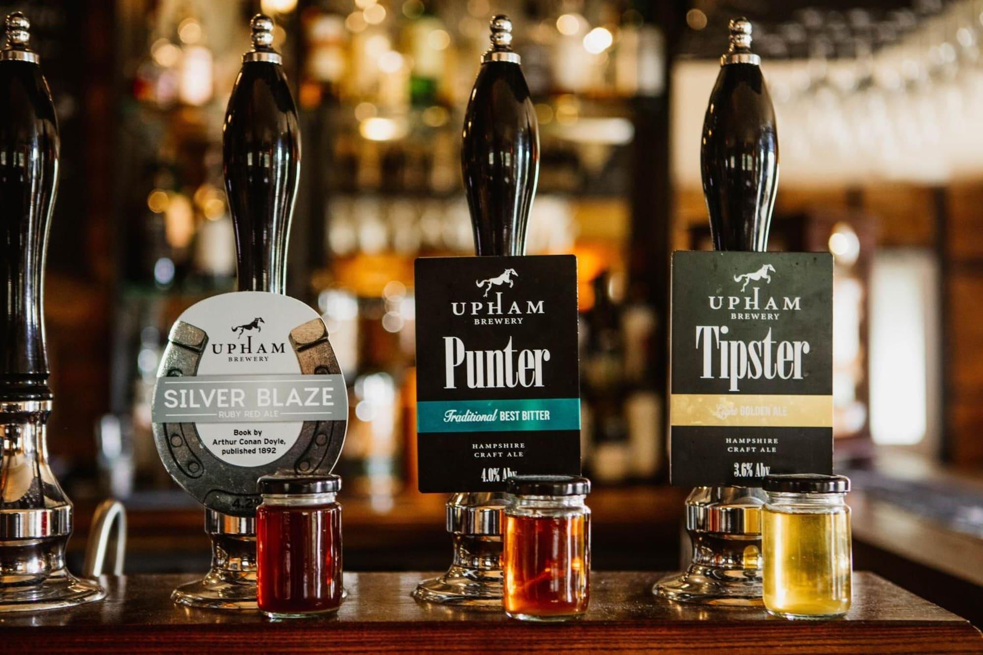 Bar/Salón The Hawk Inn