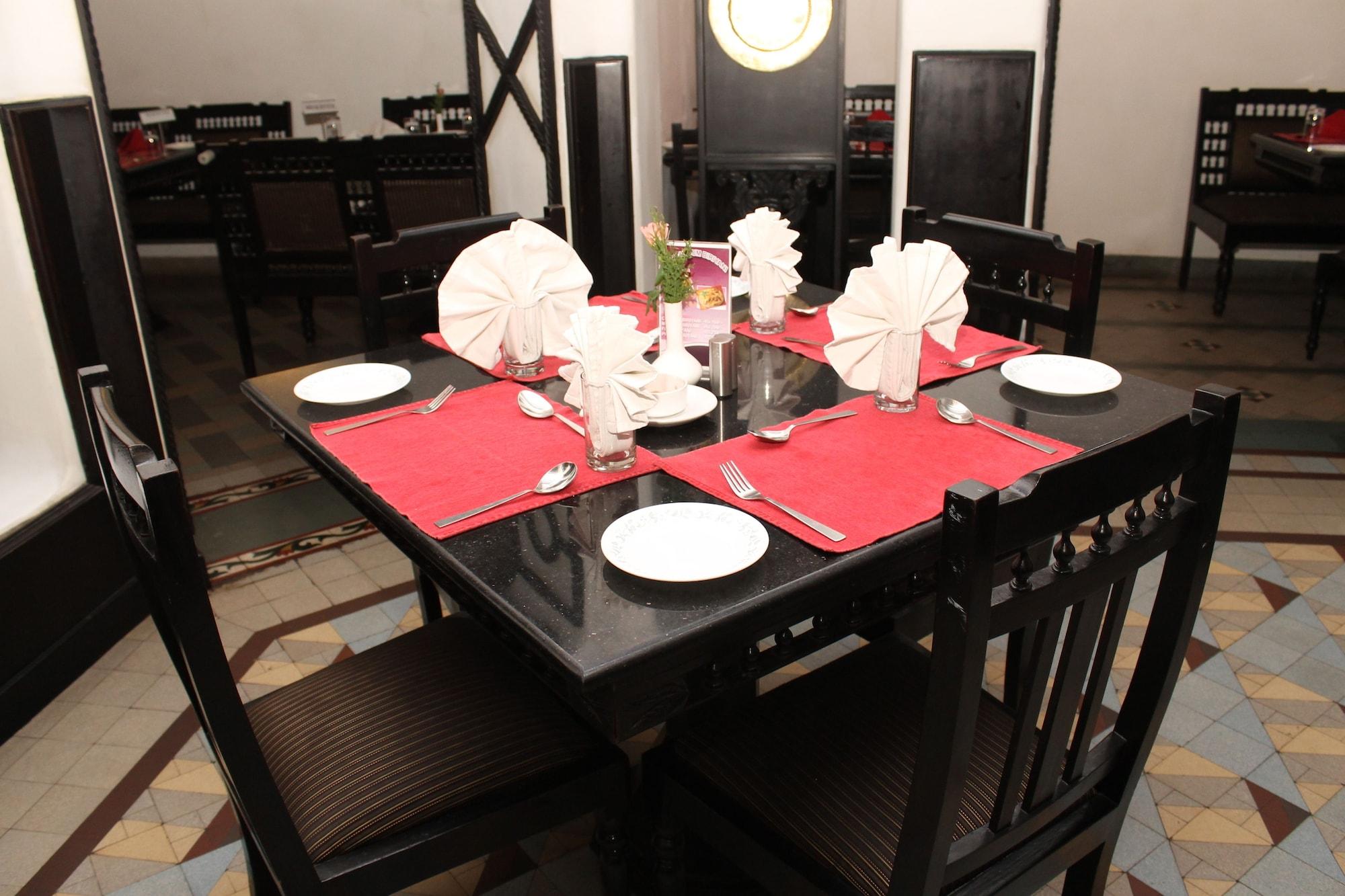 Restaurant AMS Raj Palace Sundar