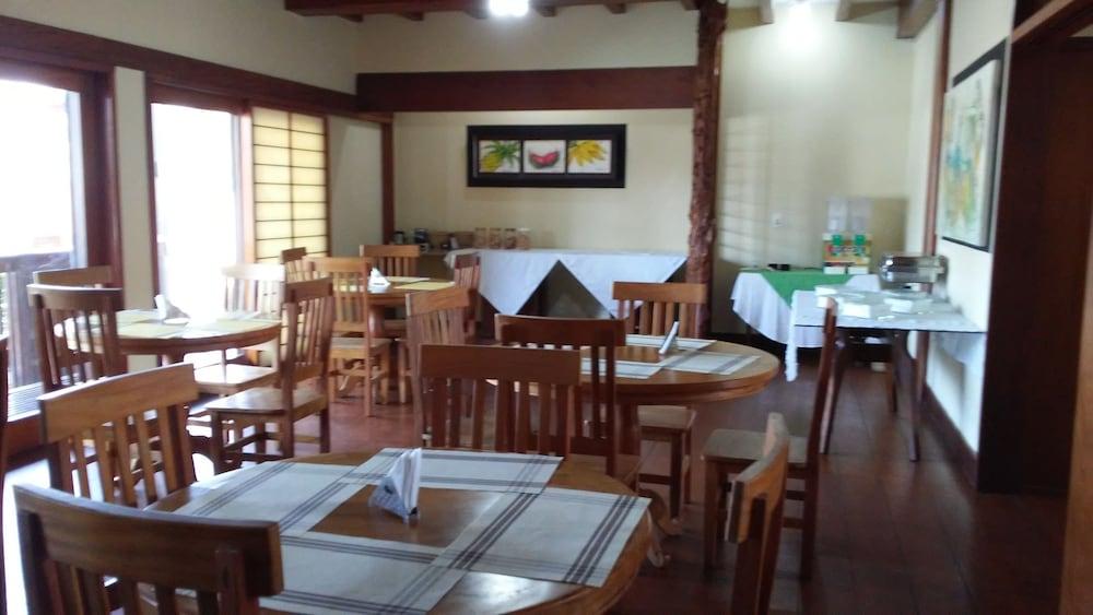 Restaurant Charme Hotel Guarujá