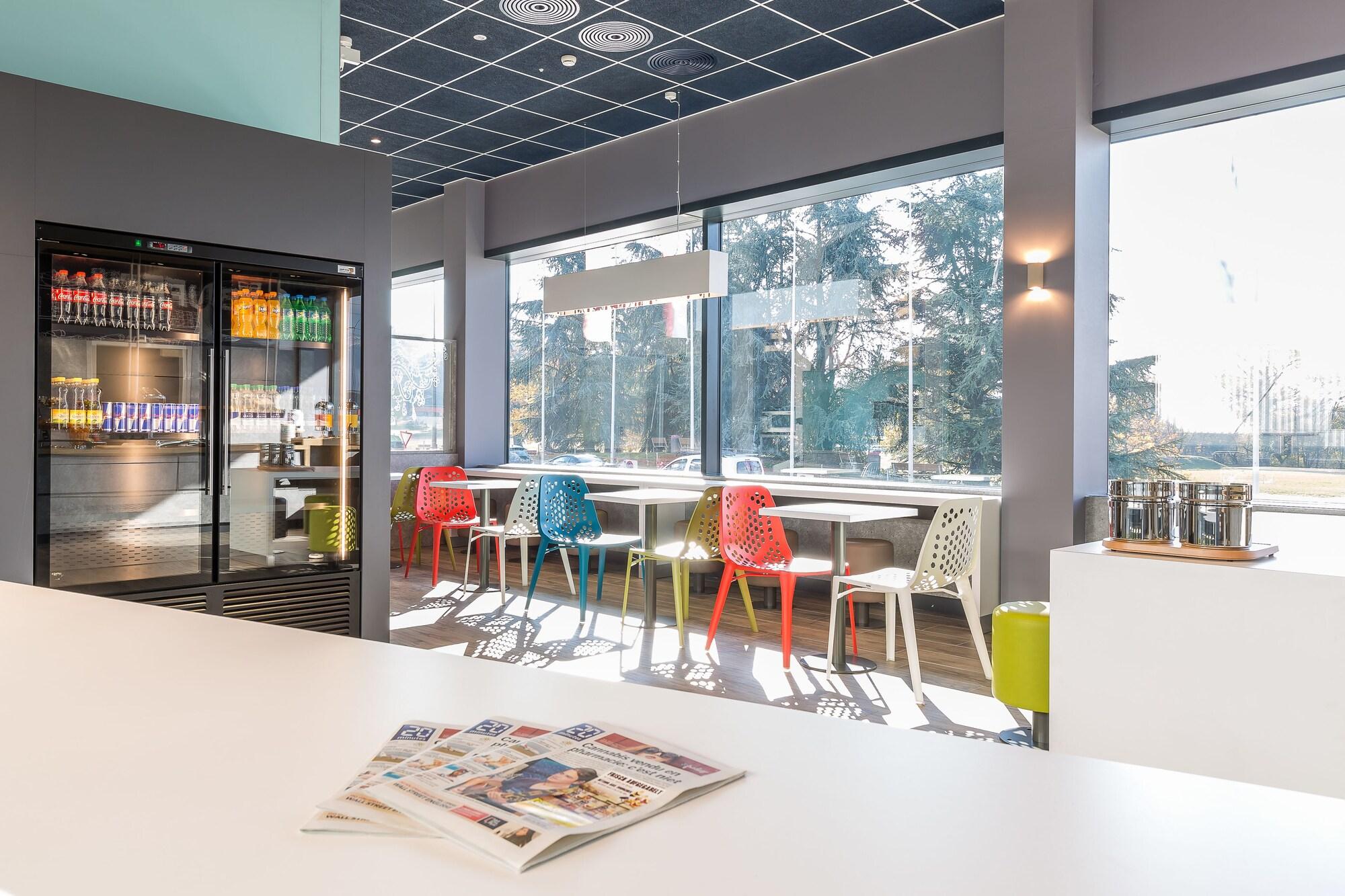 Bar/Salón ibis budget Genève Palexpo Aéroport