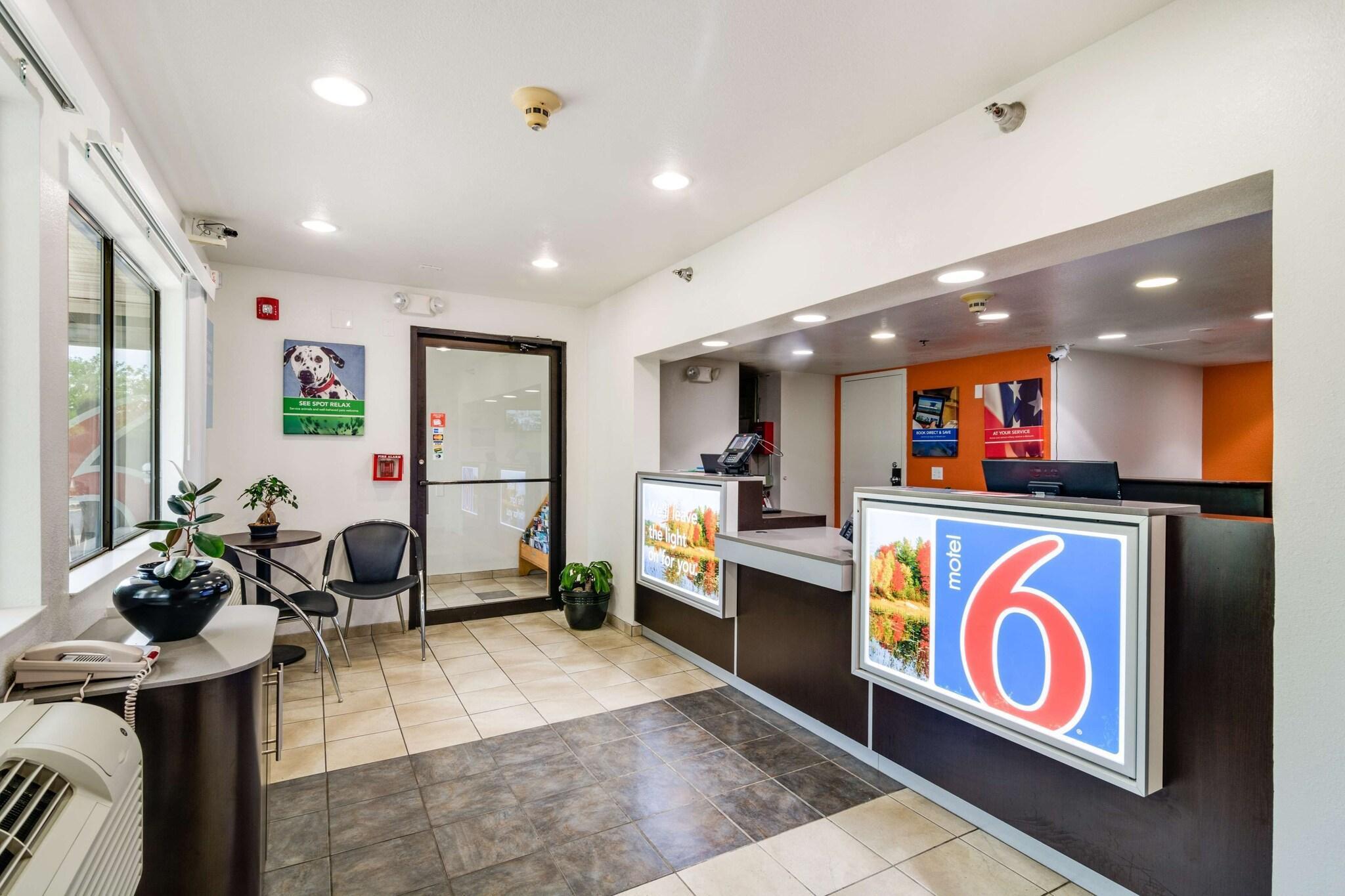 Restaurant Motel 6 Rolling Meadows, IL - Chicago Northwest