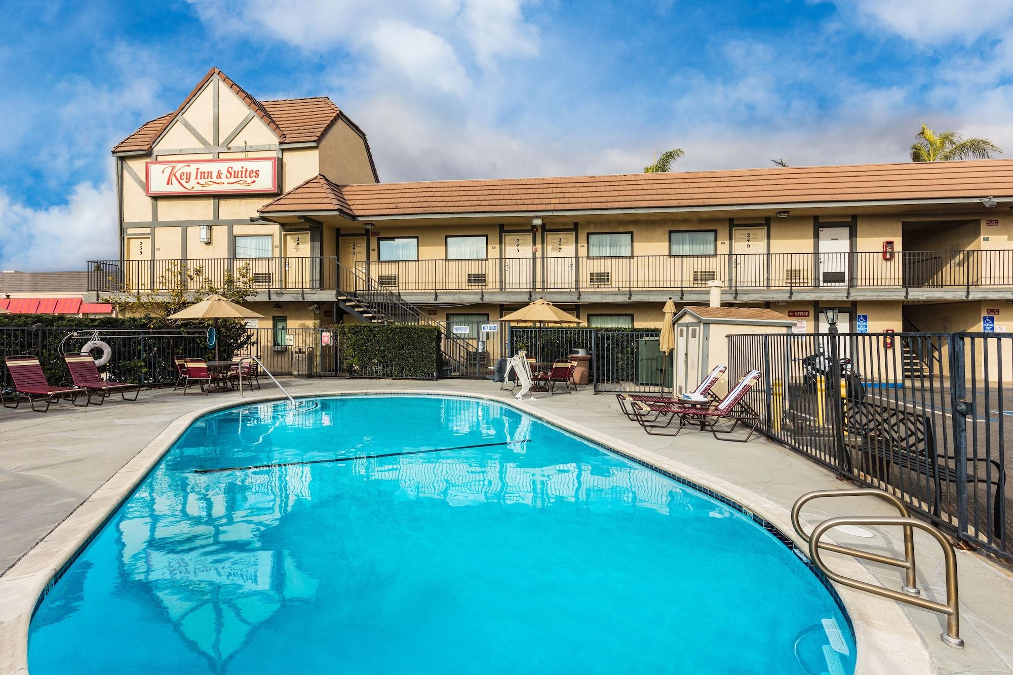 Varios Key Inn & Suites